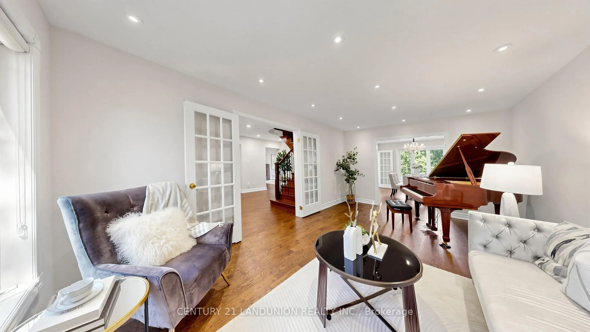 Photo 8 of 37 Millstone Court, Markham, Unionville — HOMEH