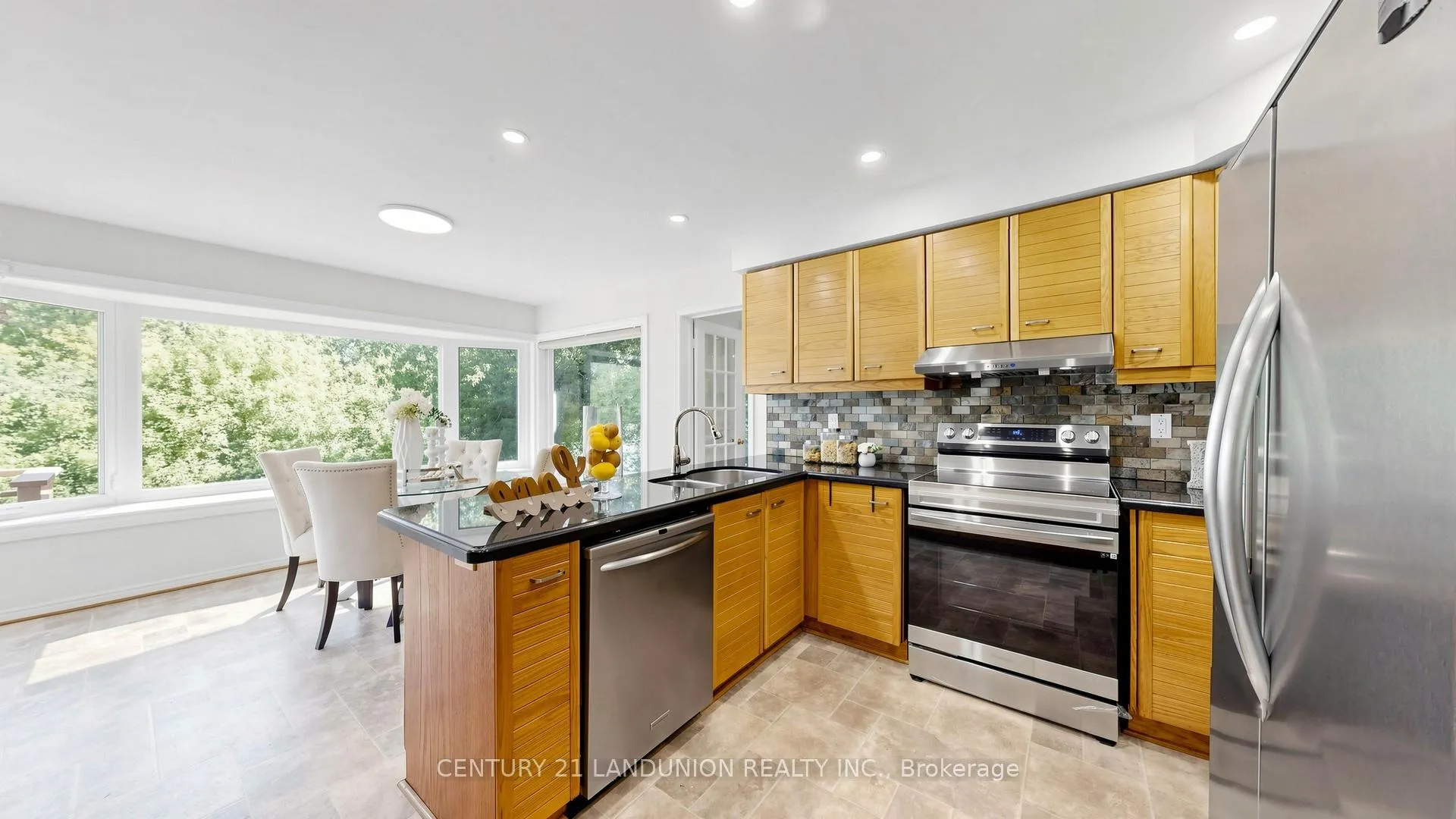 Photo 17 of 37 Millstone Court, Markham, Unionville — HOMEH
