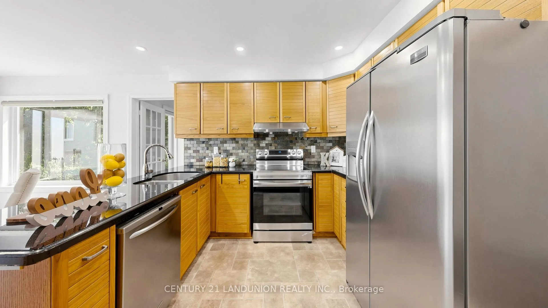 Photo 18 of 37 Millstone Court, Markham, Unionville — HOMEH