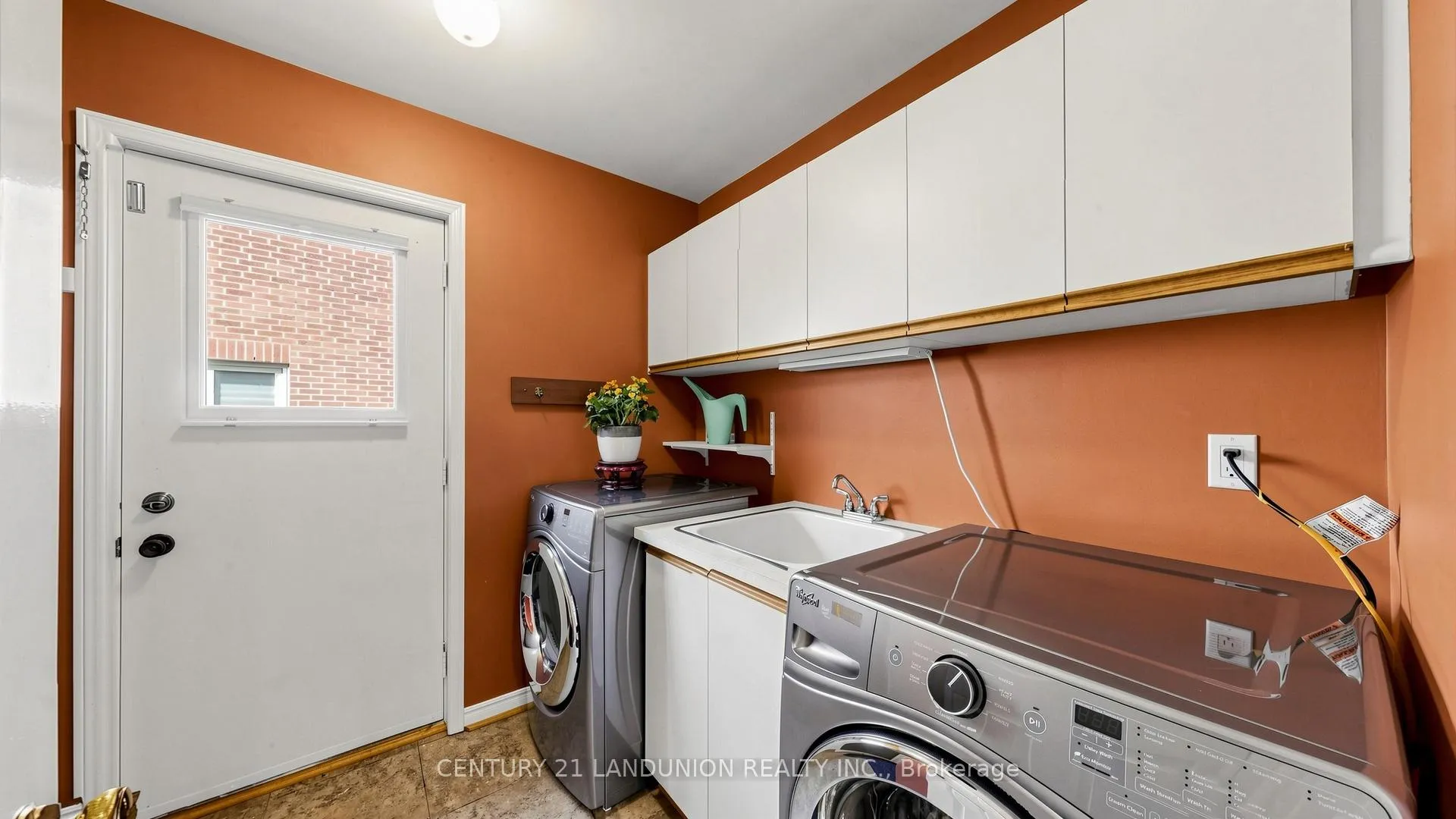 Photo 20 of 37 Millstone Court, Markham, Unionville — HOMEH