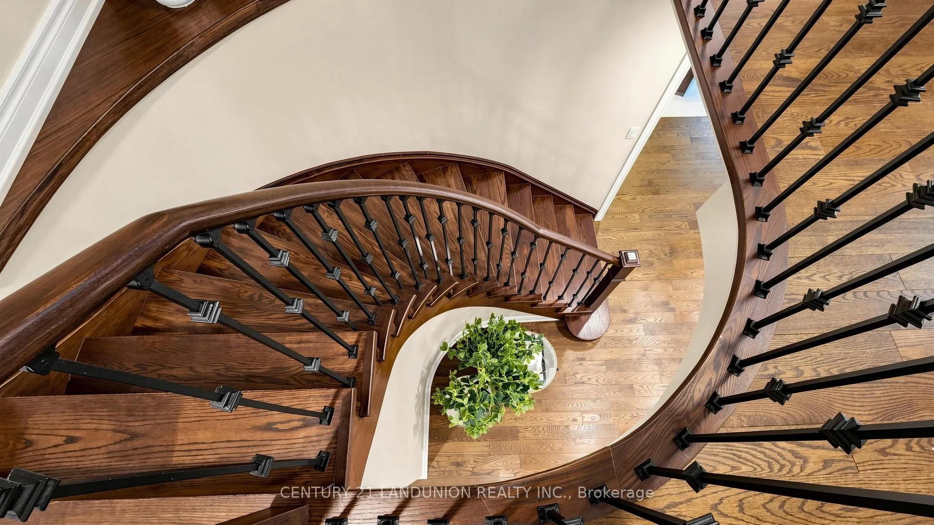 Photo 22 of 37 Millstone Court, Markham, Unionville — HOMEH