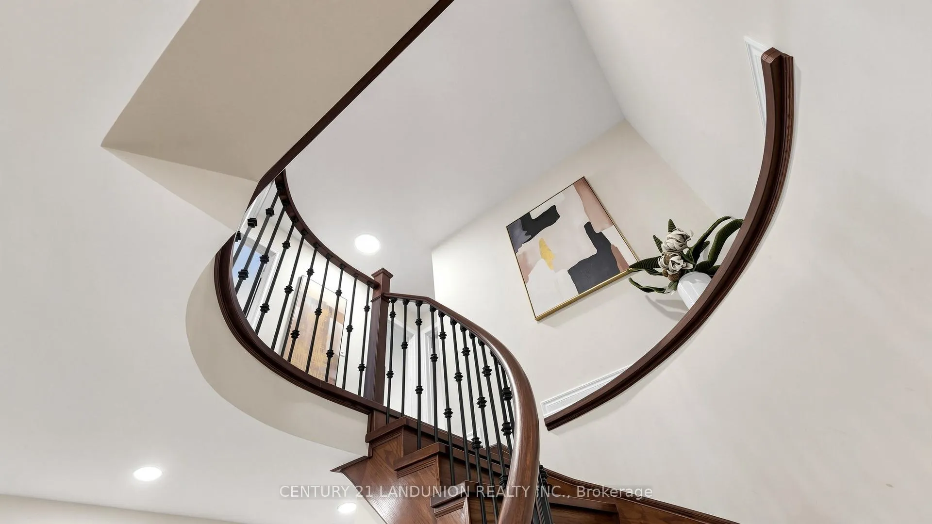 Photo 23 of 37 Millstone Court, Markham, Unionville — HOMEH