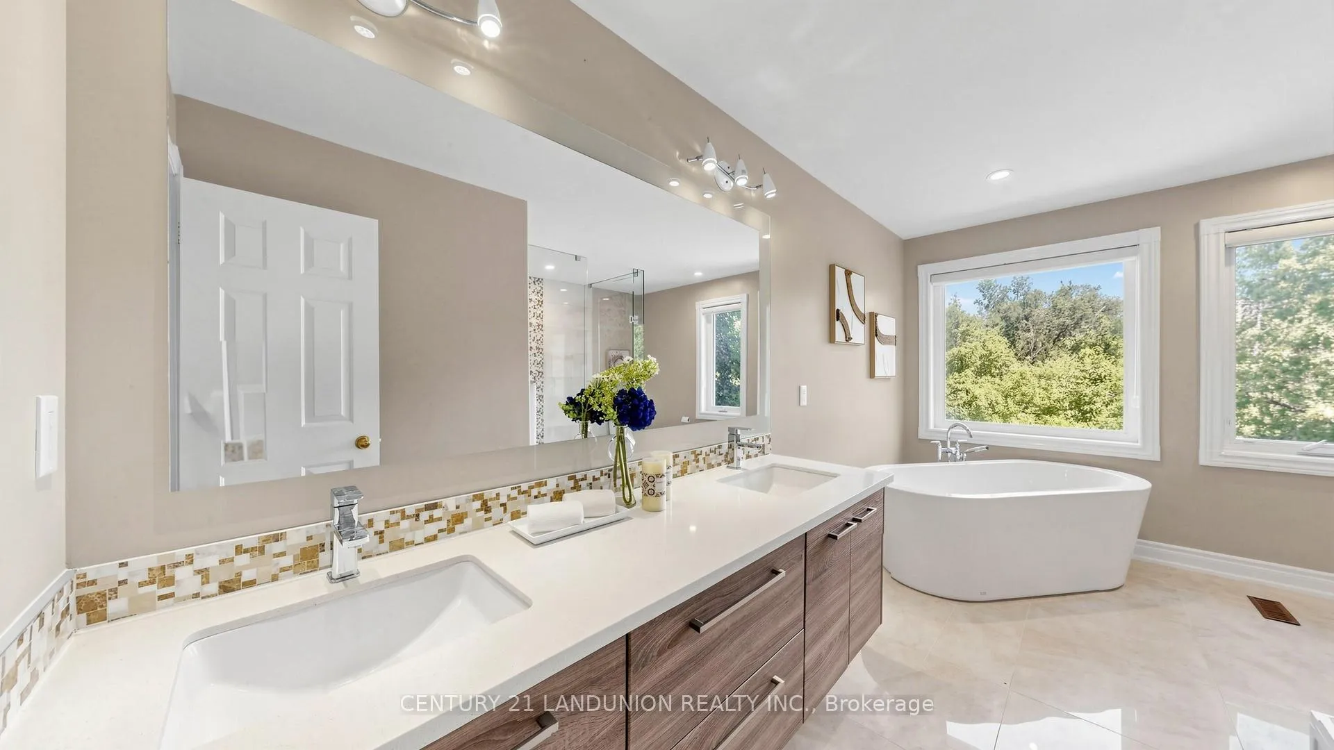 Photo 27 of 37 Millstone Court, Markham, Unionville — HOMEH