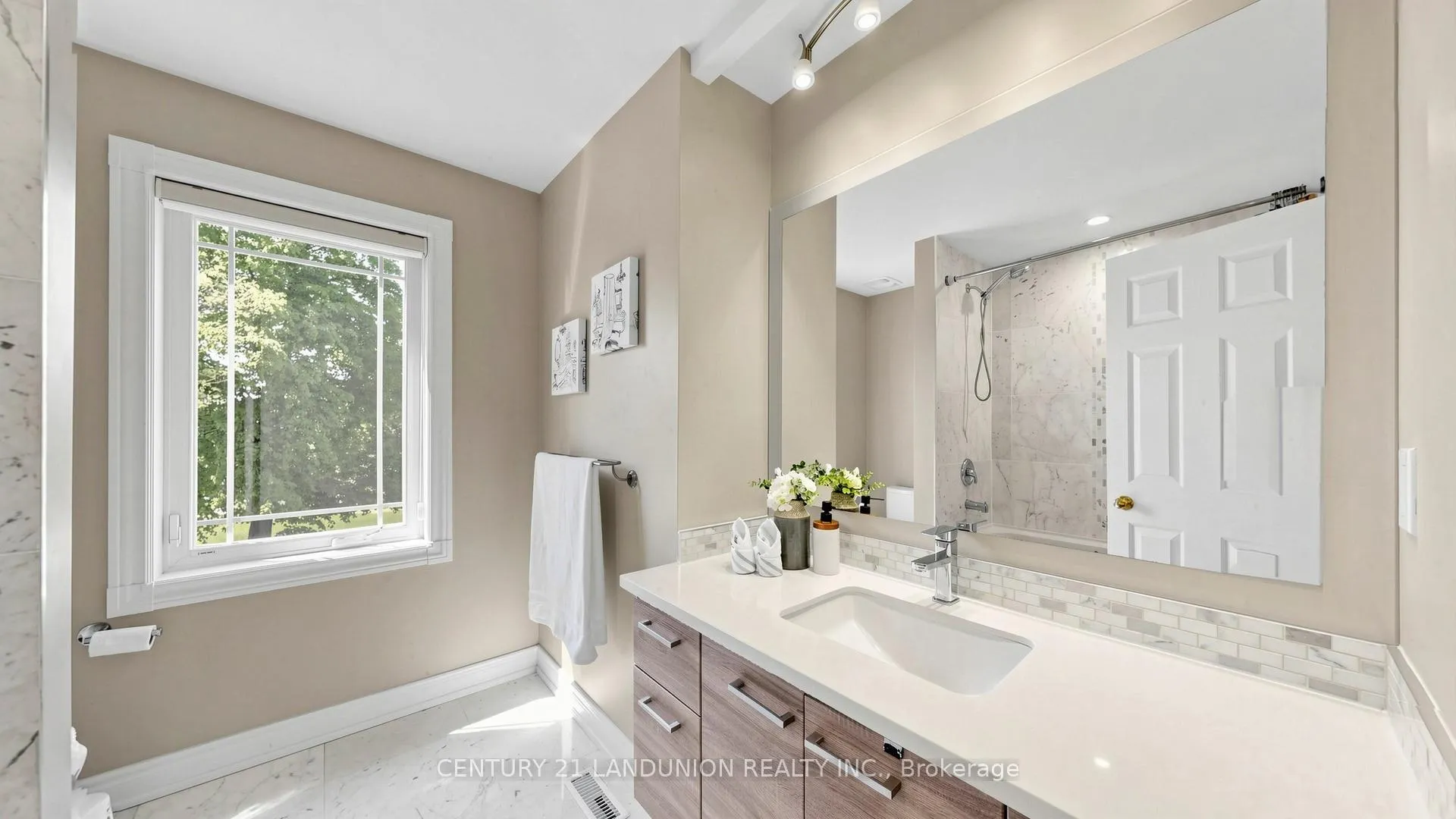 Photo 35 of 37 Millstone Court, Markham, Unionville — HOMEH