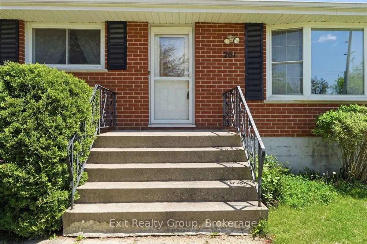 Photo 4 of 261 Byron Street, Quinte West, Sidney Ward — HOMEH