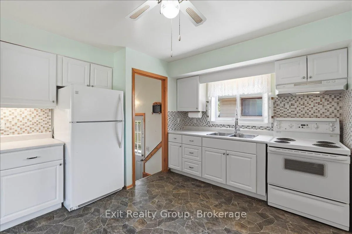 Photo 5 of 261 Byron Street, Quinte West, Sidney Ward — HOMEH