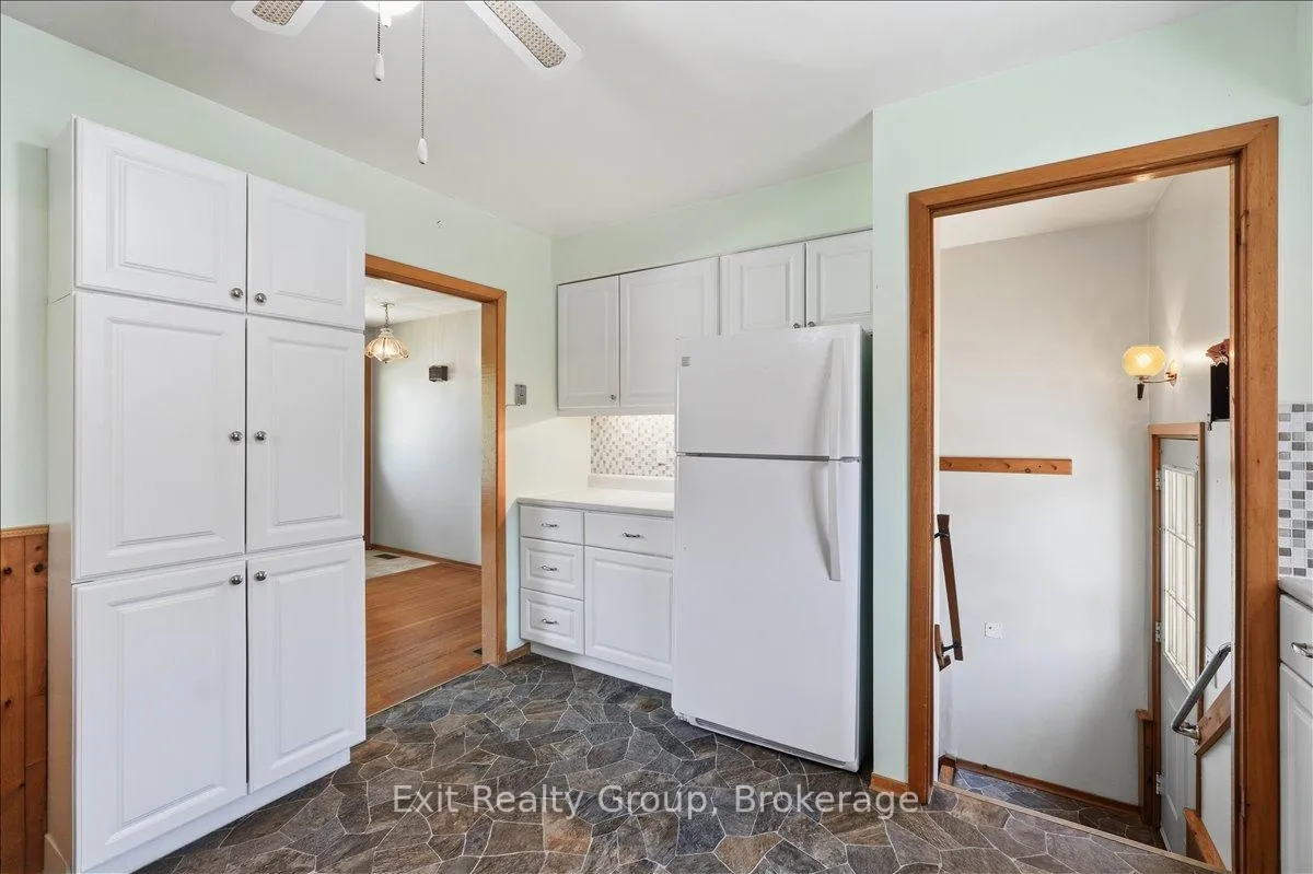 Photo 8 of 261 Byron Street, Quinte West, Sidney Ward — HOMEH