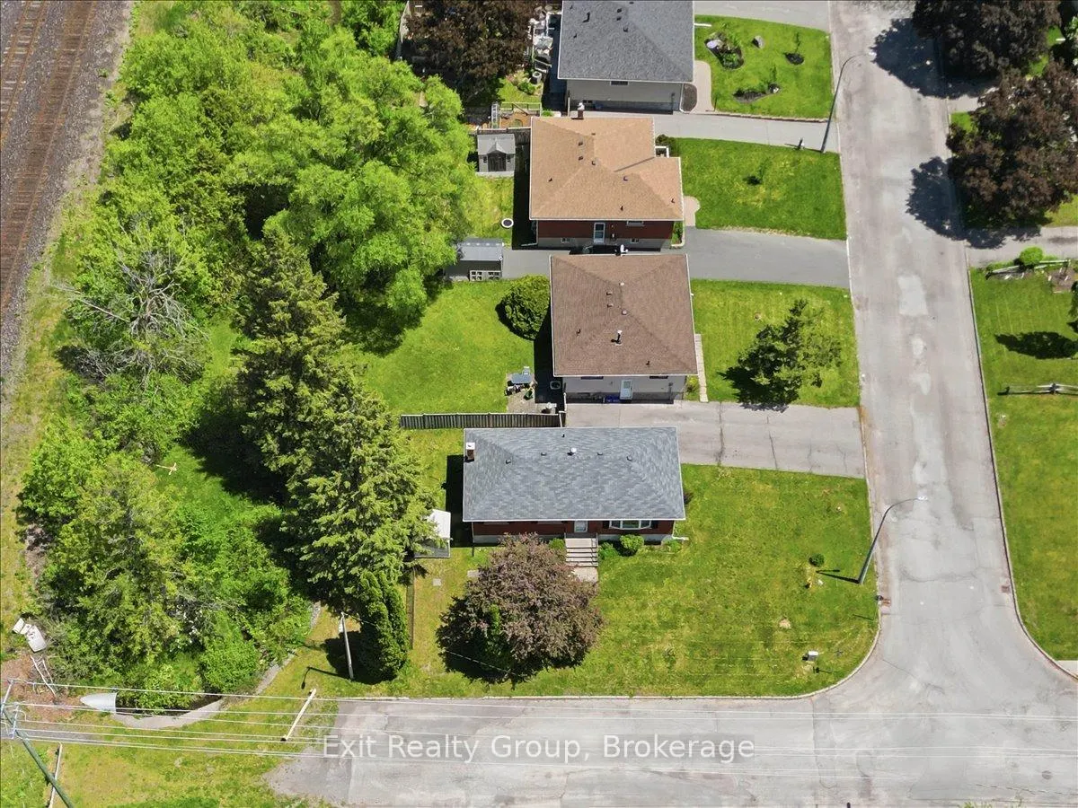 Photo 37 of 261 Byron Street, Quinte West, Sidney Ward — HOMEH