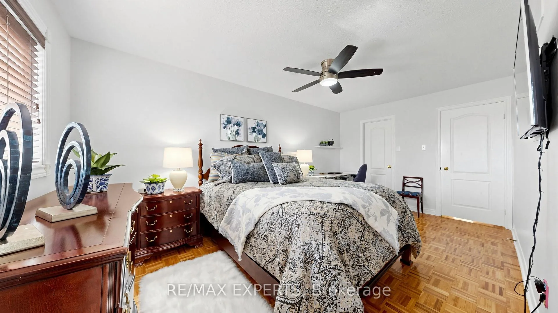 Photo 14 of 229 Rosanna Crescent, Vaughan, Maple — HOMEH