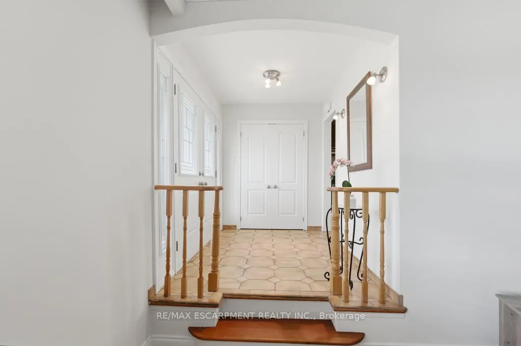 Photo 4 of 68 Nugent Drive, Hamilton, Kentley — HOMEH