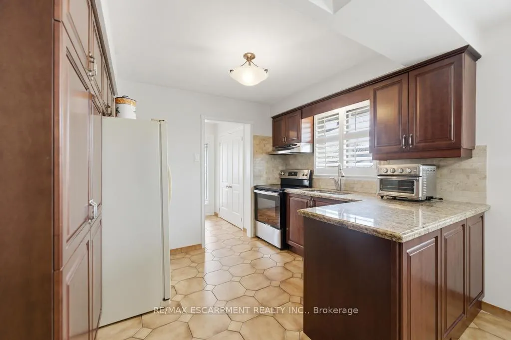 Photo 5 of 68 Nugent Drive, Hamilton, Kentley — HOMEH