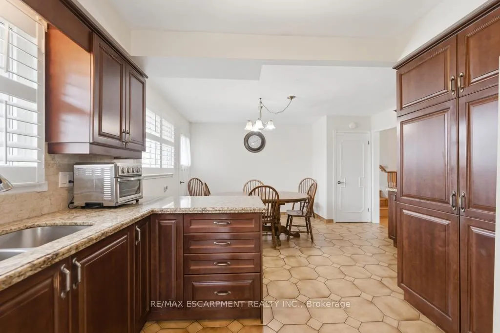Photo 6 of 68 Nugent Drive, Hamilton, Kentley — HOMEH