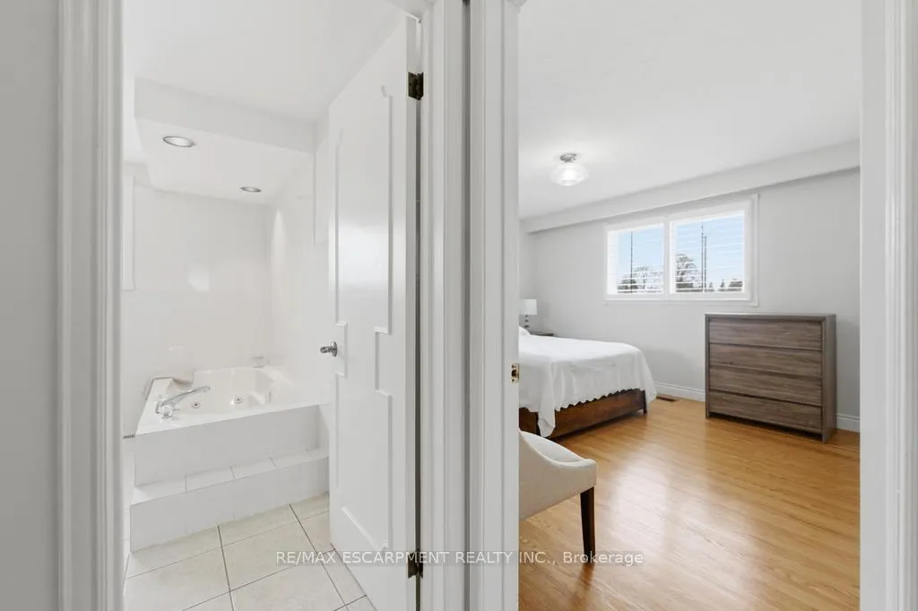 Photo 11 of 68 Nugent Drive, Hamilton, Kentley — HOMEH