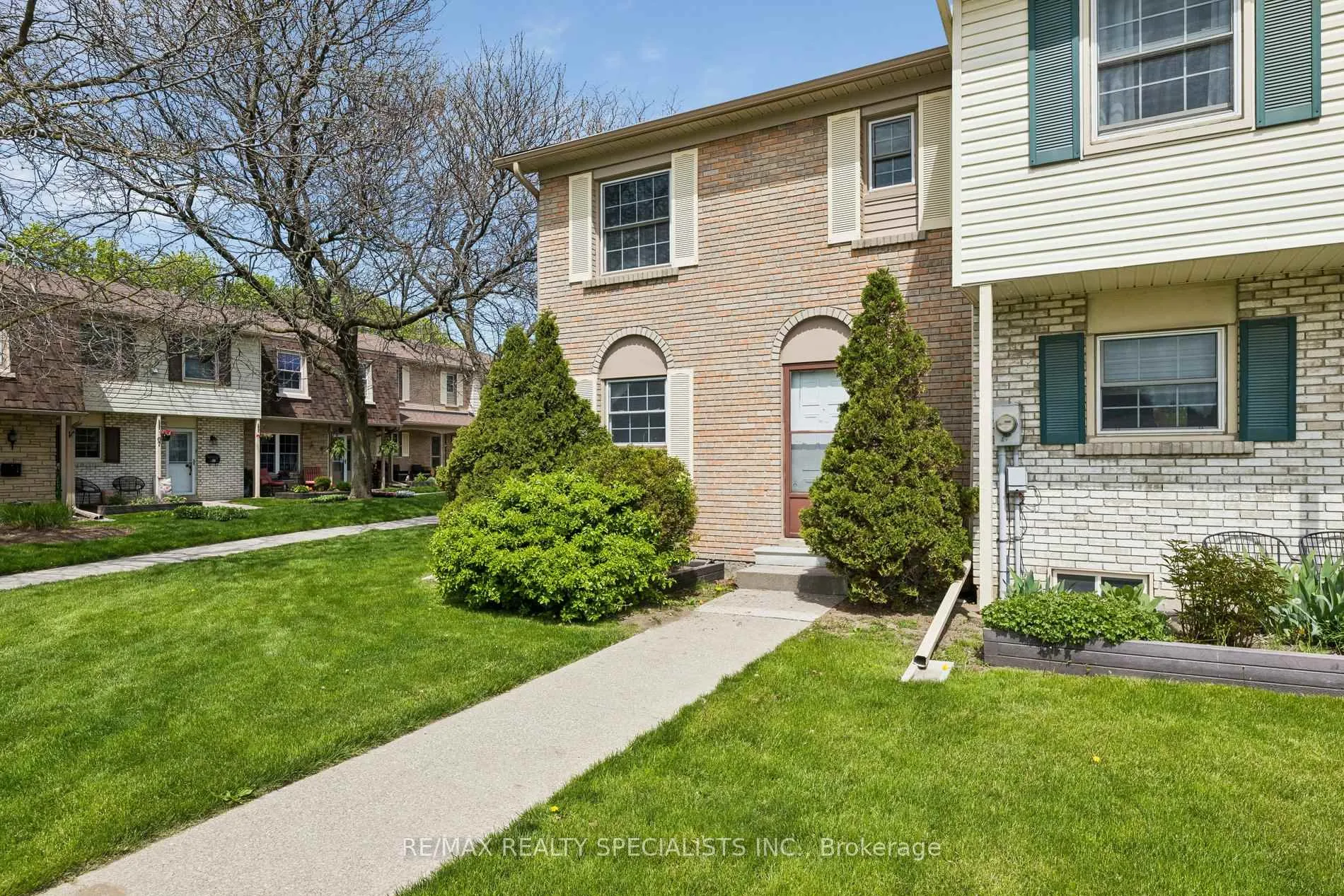 Photo 2 of Unit 72, 580 Eyer Drive, Pickering, West Shore — HOMEH
