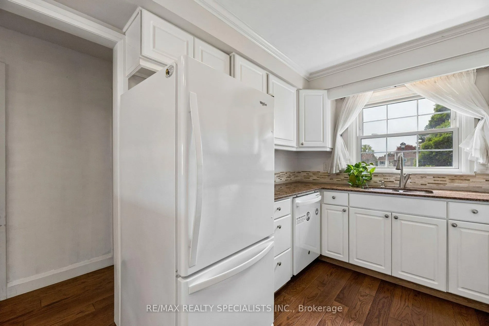 Photo 8 of Unit 72, 580 Eyer Drive, Pickering, West Shore — HOMEH