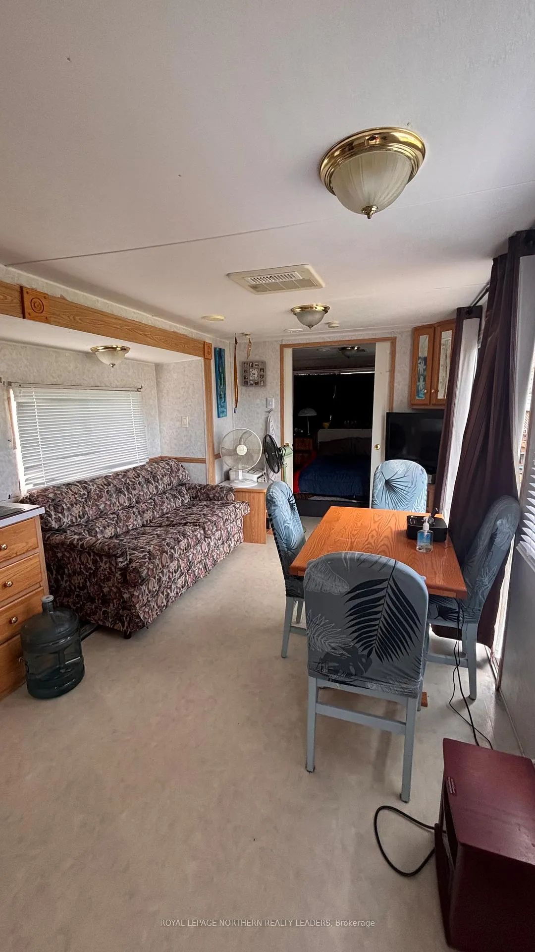 Photo 10 of 372 Spruce Avenue, Cochrane — HOMEH