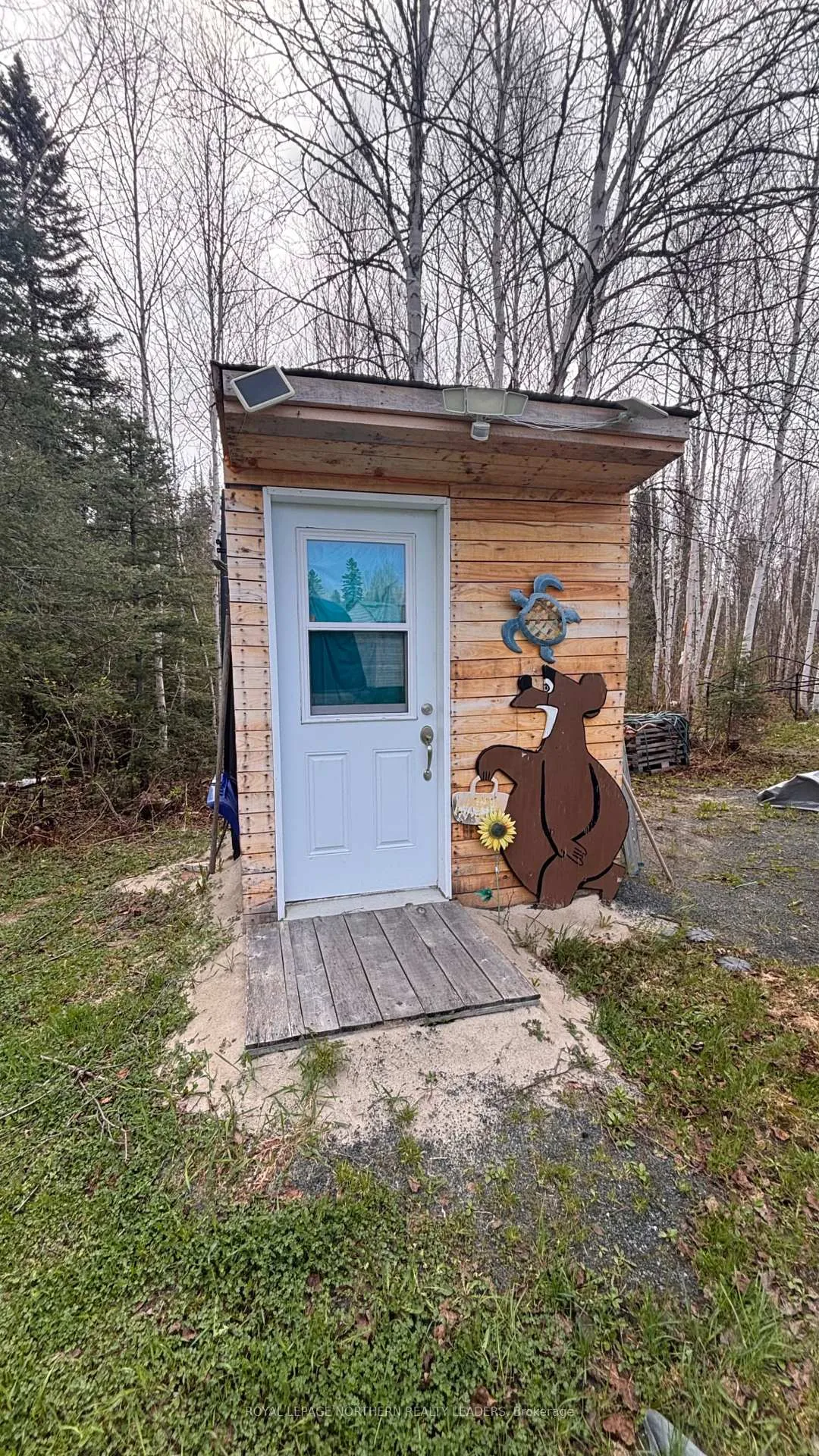 Photo 13 of 372 Spruce Avenue, Cochrane — HOMEH