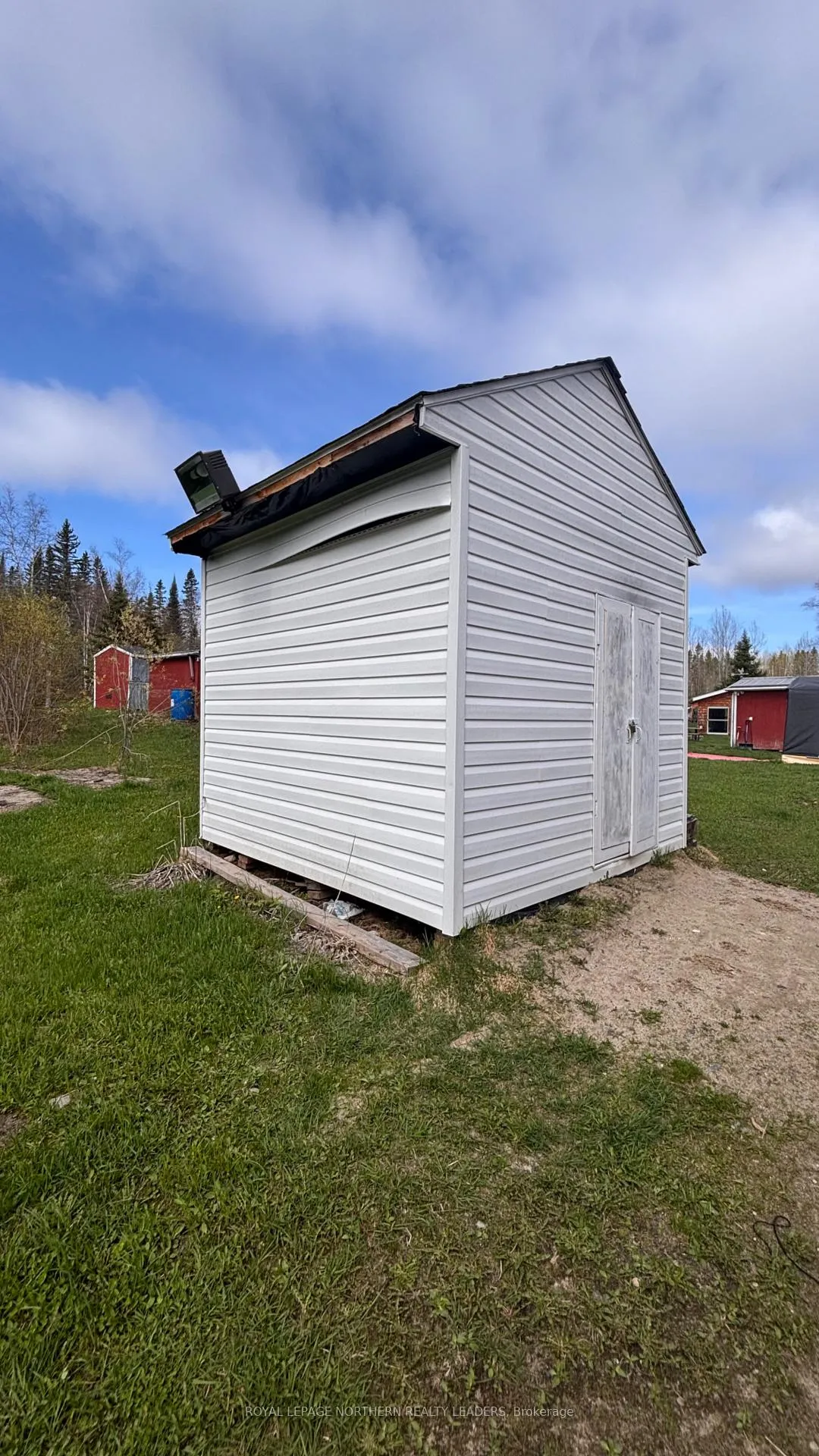 Photo 14 of 372 Spruce Avenue, Cochrane — HOMEH