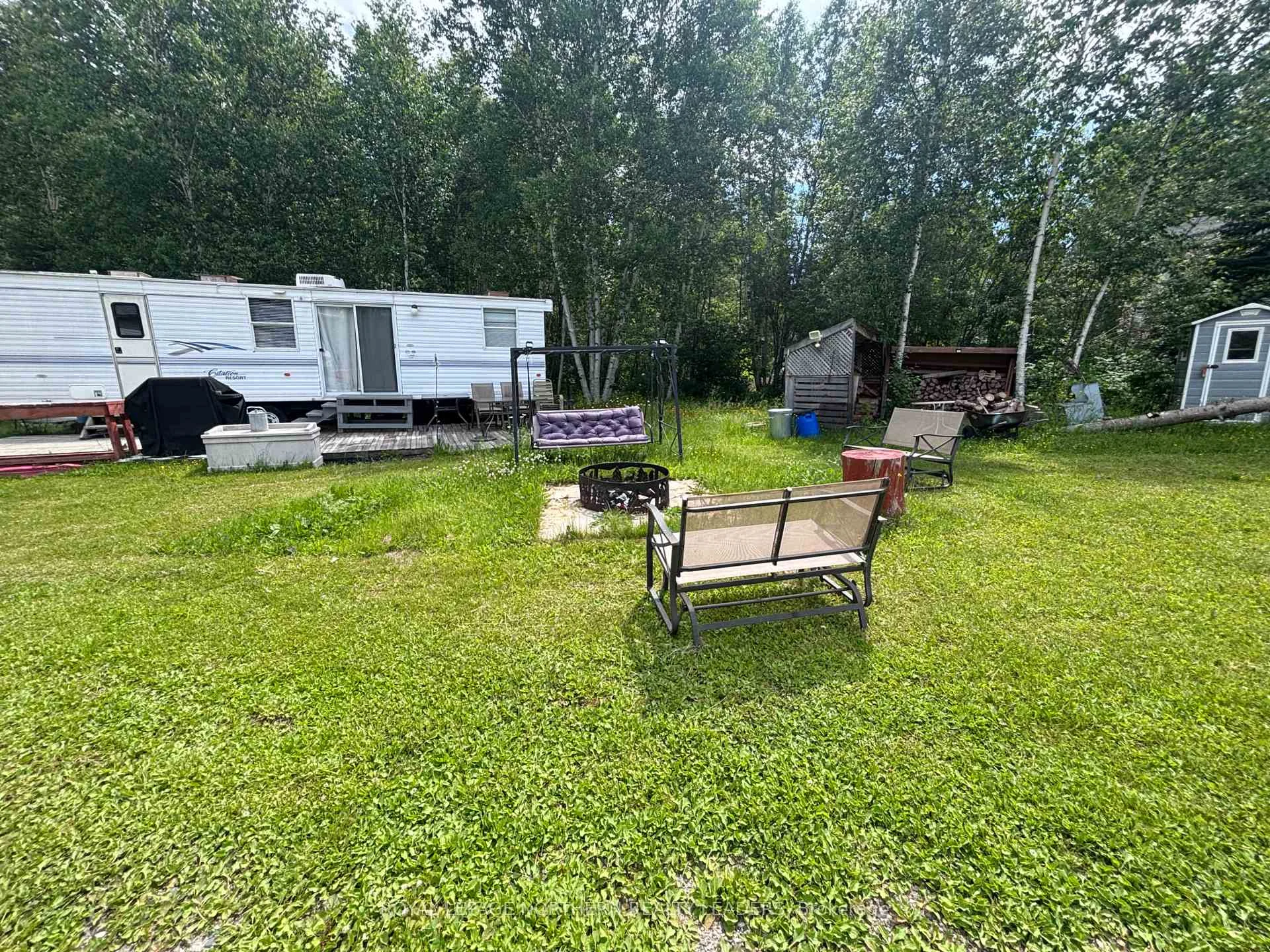 Photo 2 of 372 Spruce Avenue, Cochrane — HOMEH