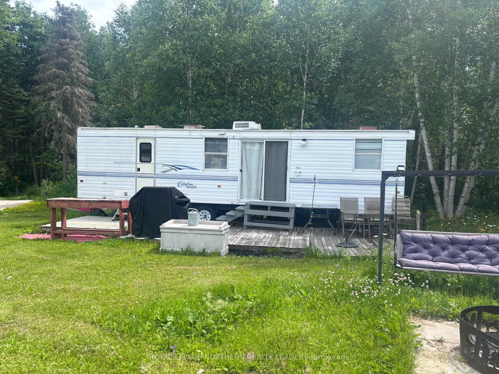 Photo 3 of 372 Spruce Avenue, Cochrane — HOMEH