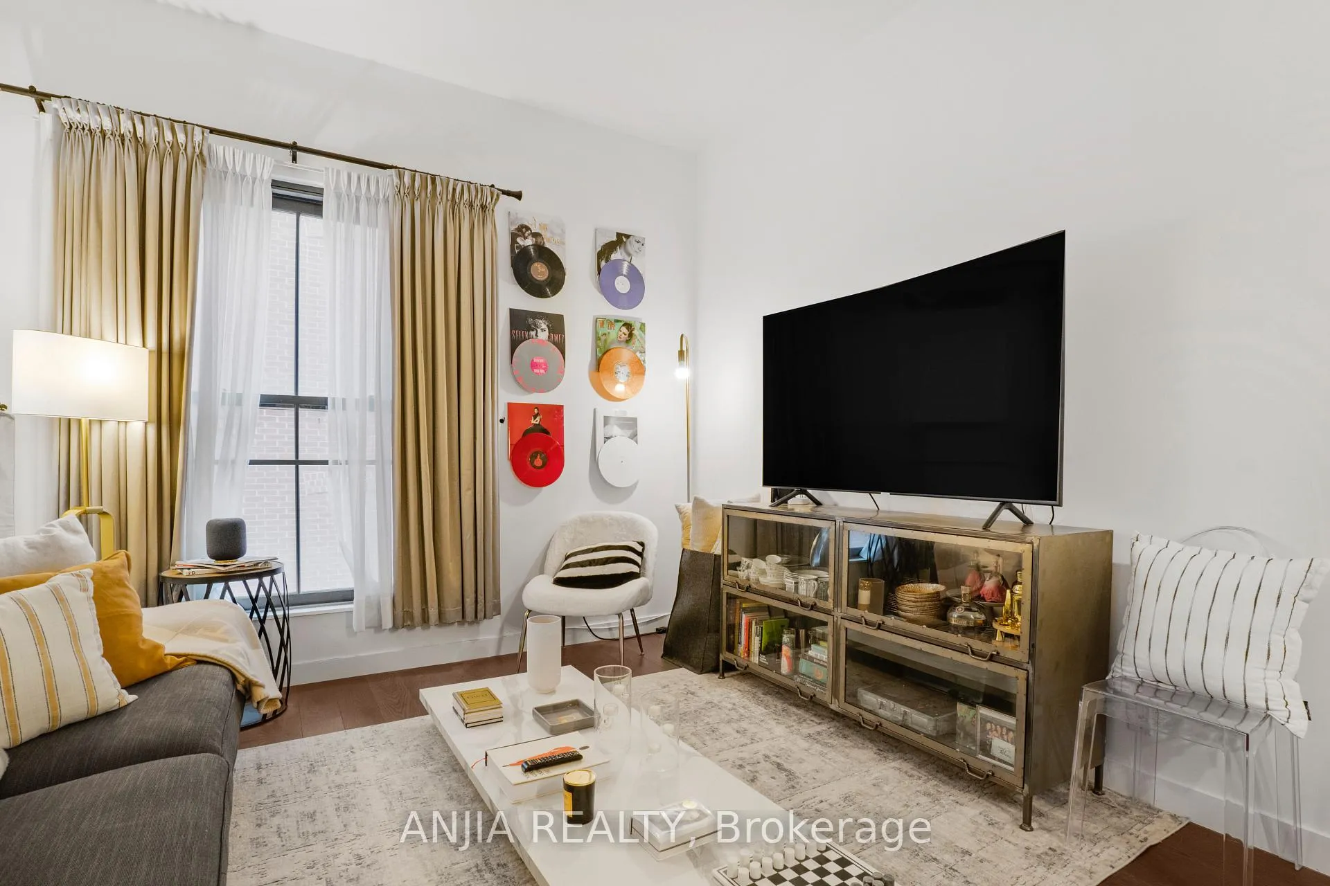 Photo 1 of Unit 414, 5 St Joseph Street, Toronto, Bay Street Corridor — HOMEH