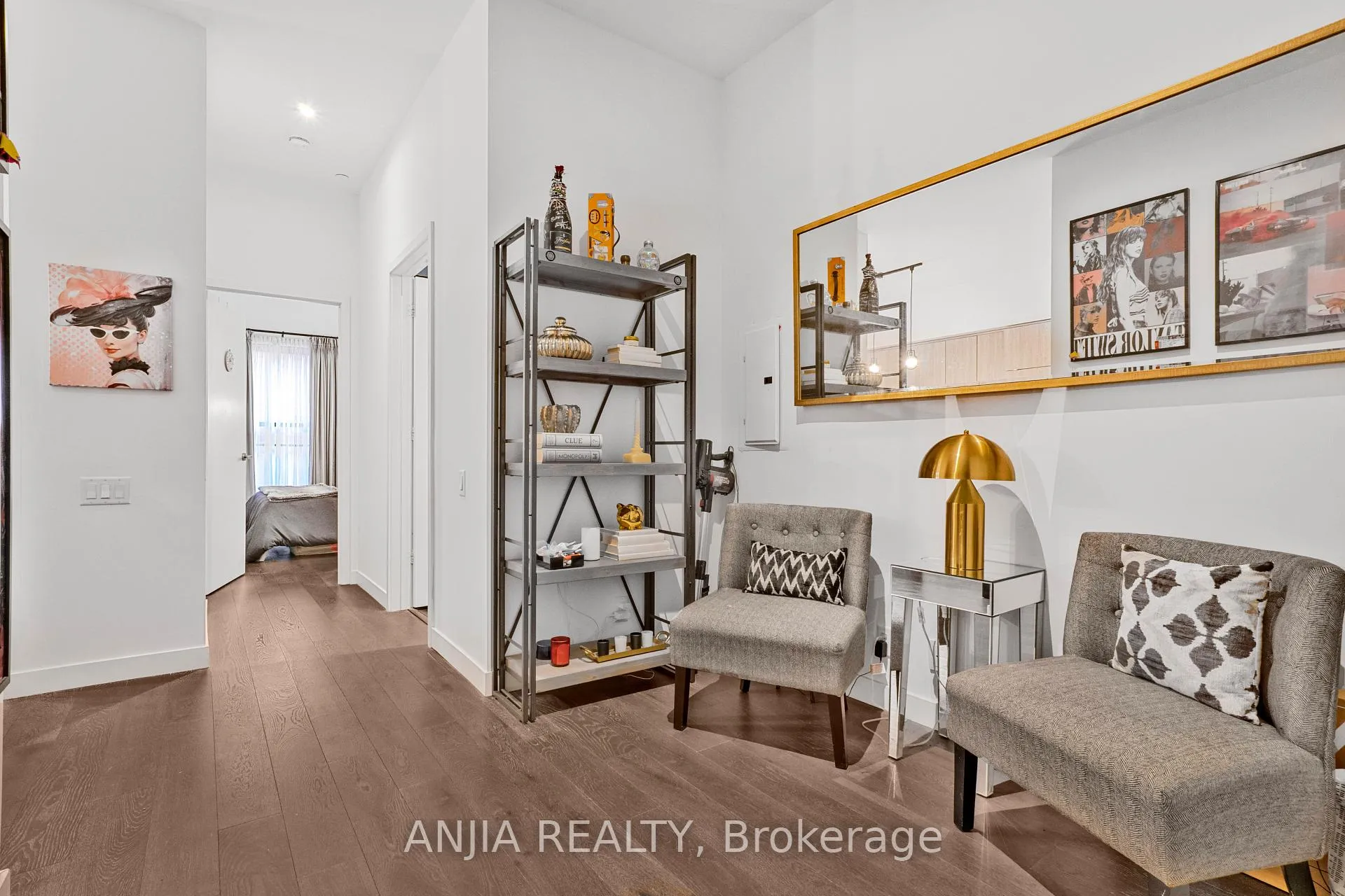 Photo 5 of Unit 414, 5 St Joseph Street, Toronto, Bay Street Corridor — HOMEH