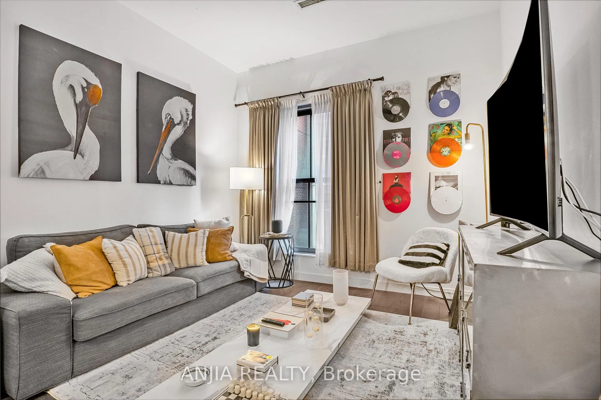 Photo 7 of Unit 414, 5 St Joseph Street, Toronto, Bay Street Corridor — HOMEH