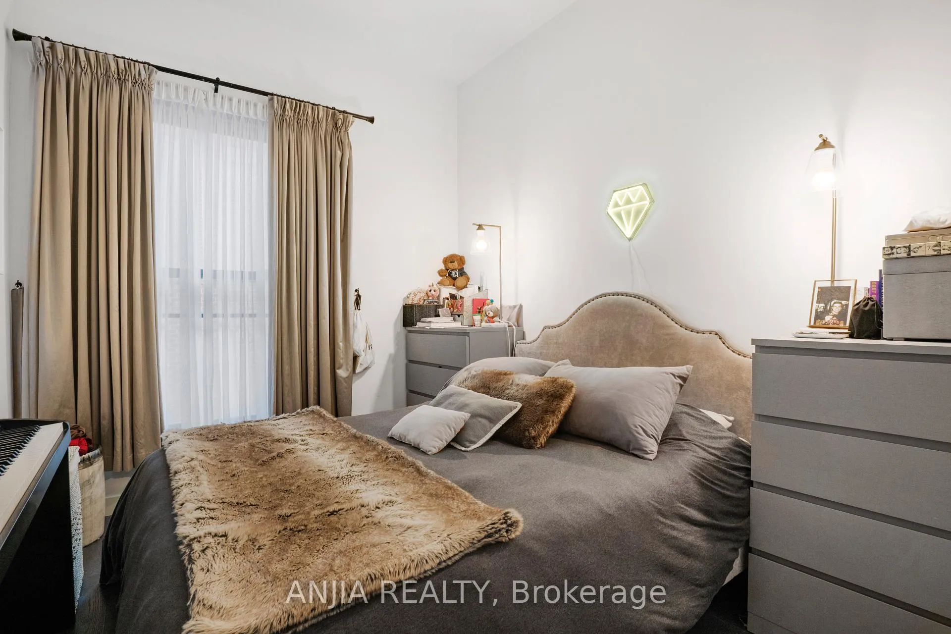 Photo 12 of Unit 414, 5 St Joseph Street, Toronto, Bay Street Corridor — HOMEH