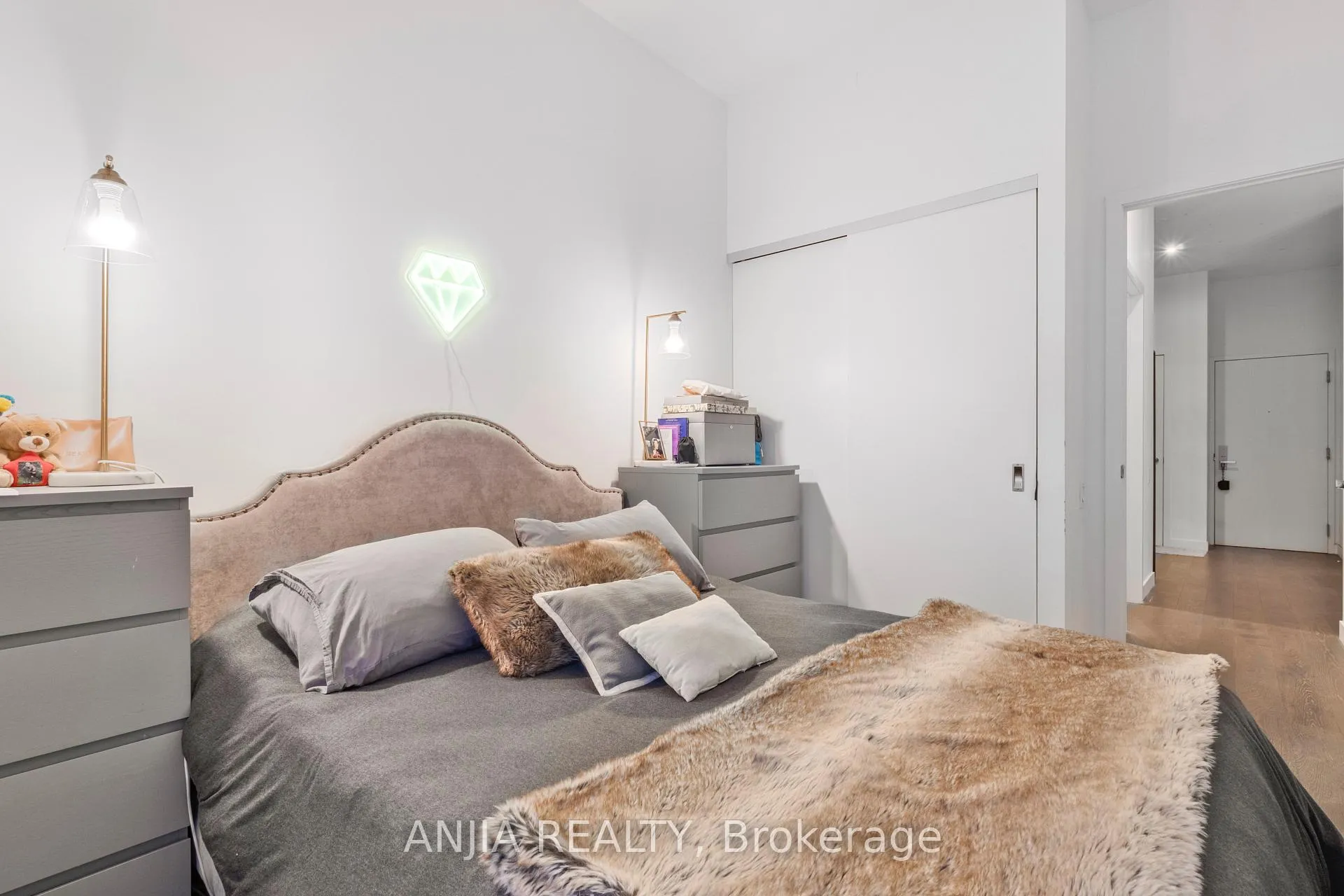 Photo 13 of Unit 414, 5 St Joseph Street, Toronto, Bay Street Corridor — HOMEH