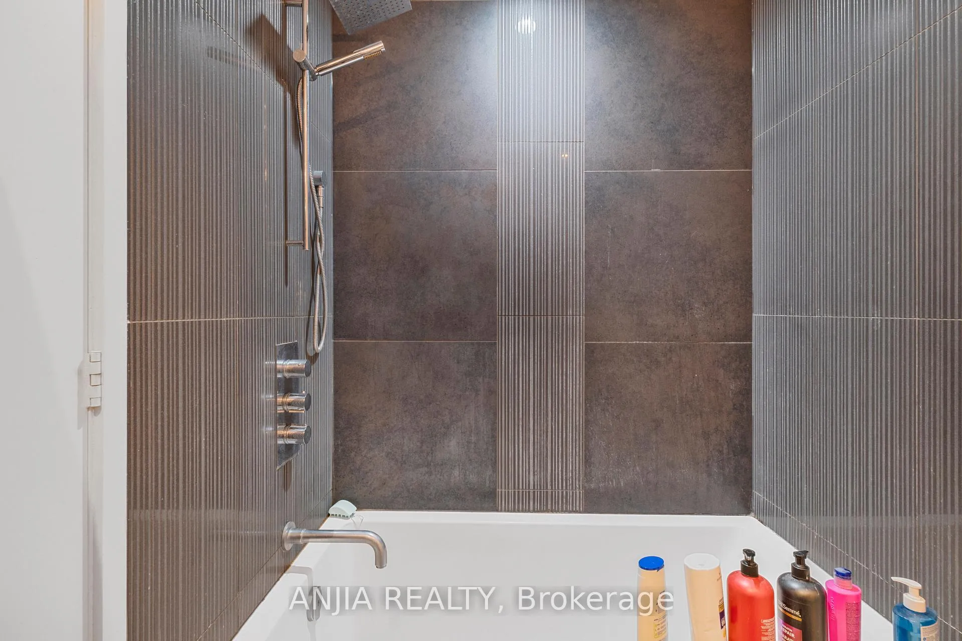 Photo 17 of Unit 414, 5 St Joseph Street, Toronto, Bay Street Corridor — HOMEH