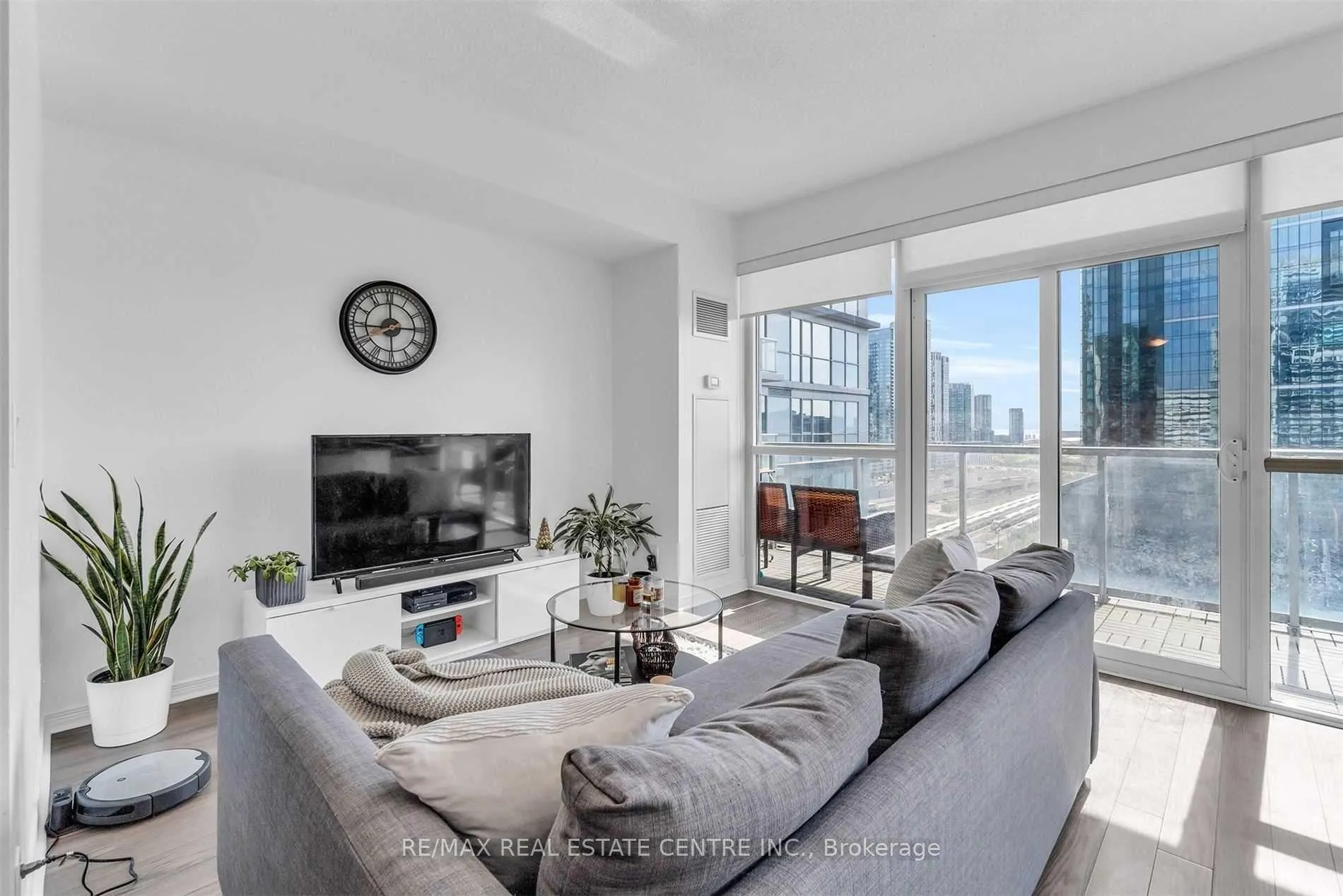 Photo 9 of Unit 1413, 352 Front Street W, Toronto, Waterfront Communities — HOMEH