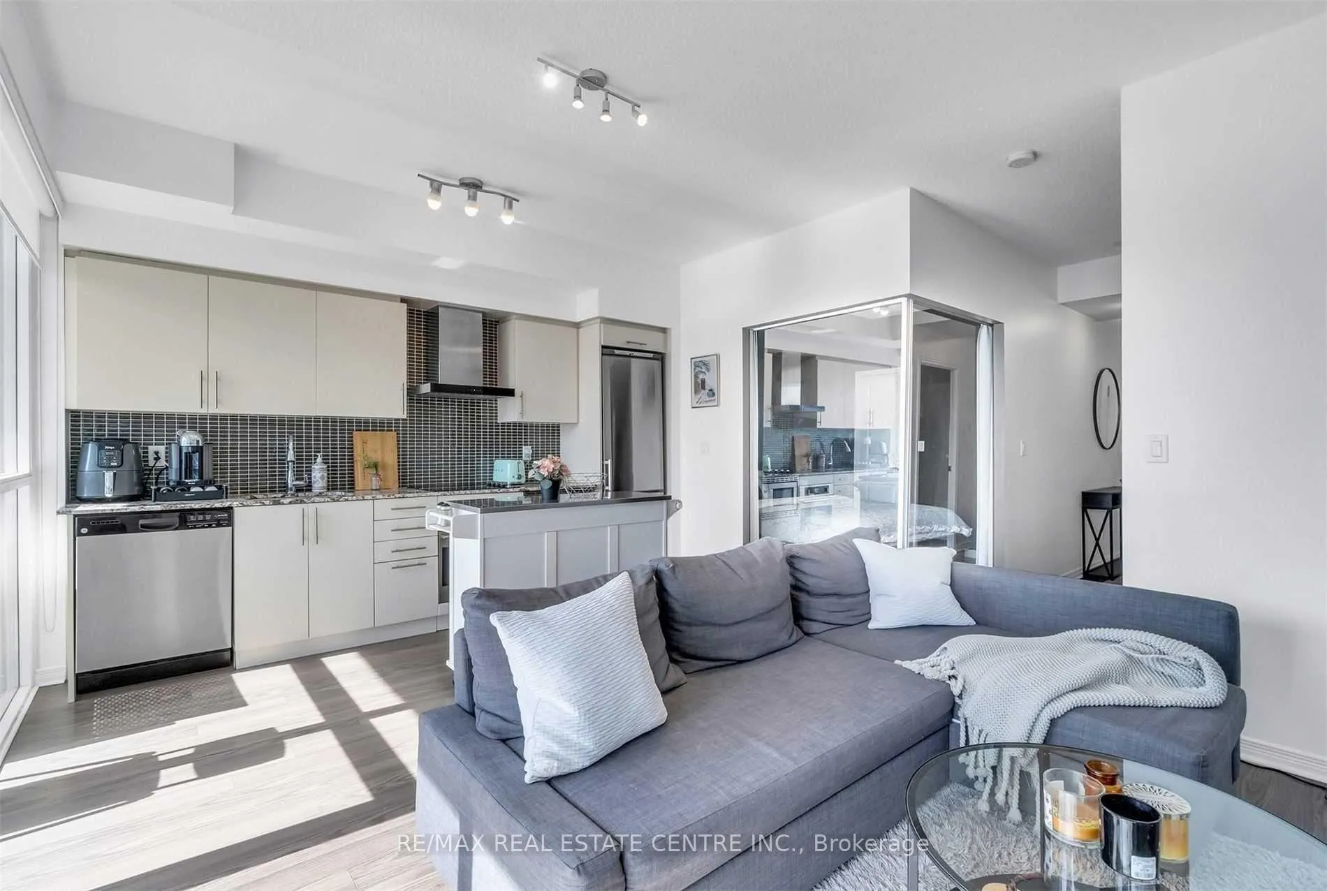 Photo 11 of Unit 1413, 352 Front Street W, Toronto, Waterfront Communities — HOMEH