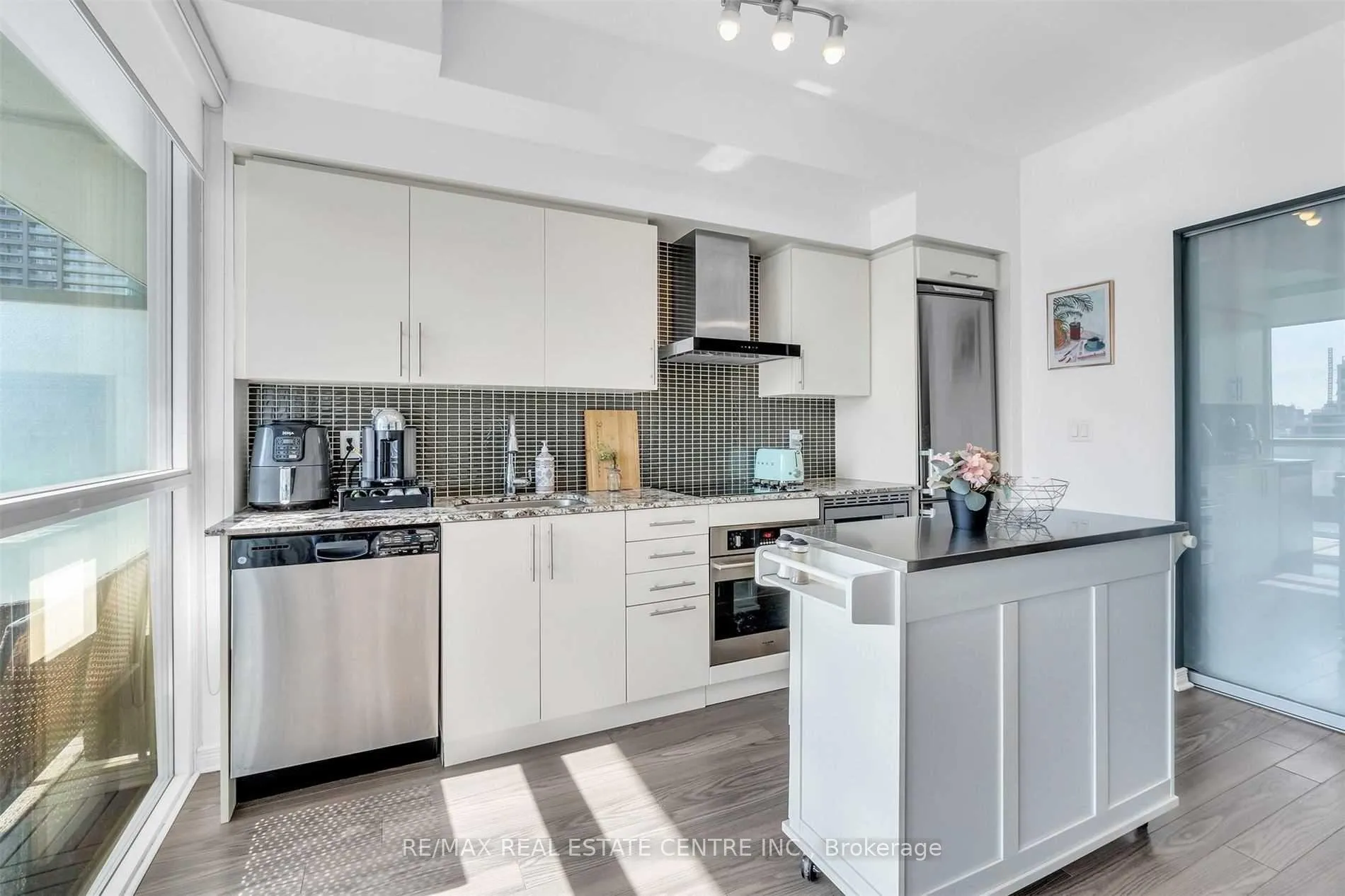 Photo 16 of Unit 1413, 352 Front Street W, Toronto, Waterfront Communities — HOMEH