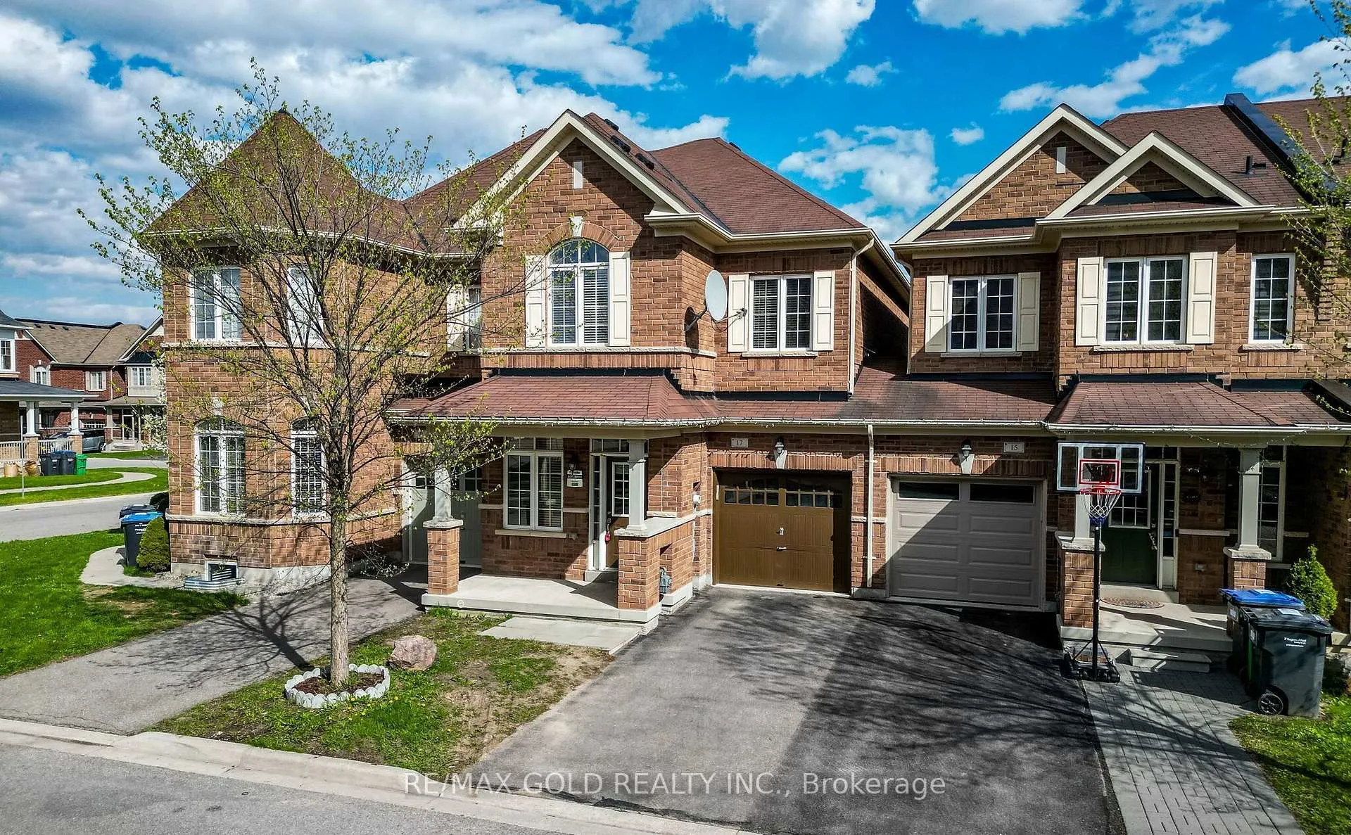 Photo 4 of 17 Primo Road, Brampton, Northwest Brampton — HOMEH