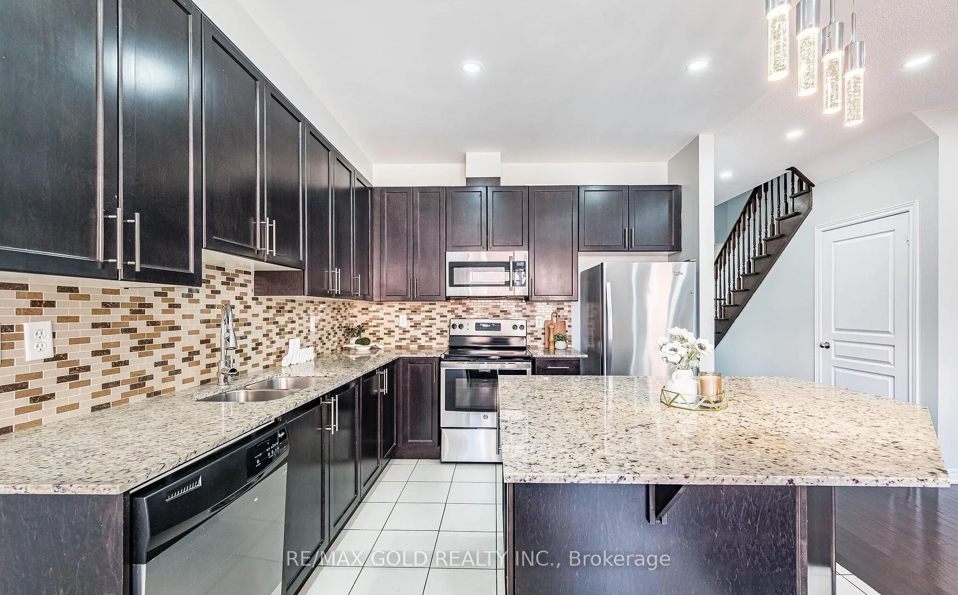 Photo 20 of 17 Primo Road, Brampton, Northwest Brampton — HOMEH