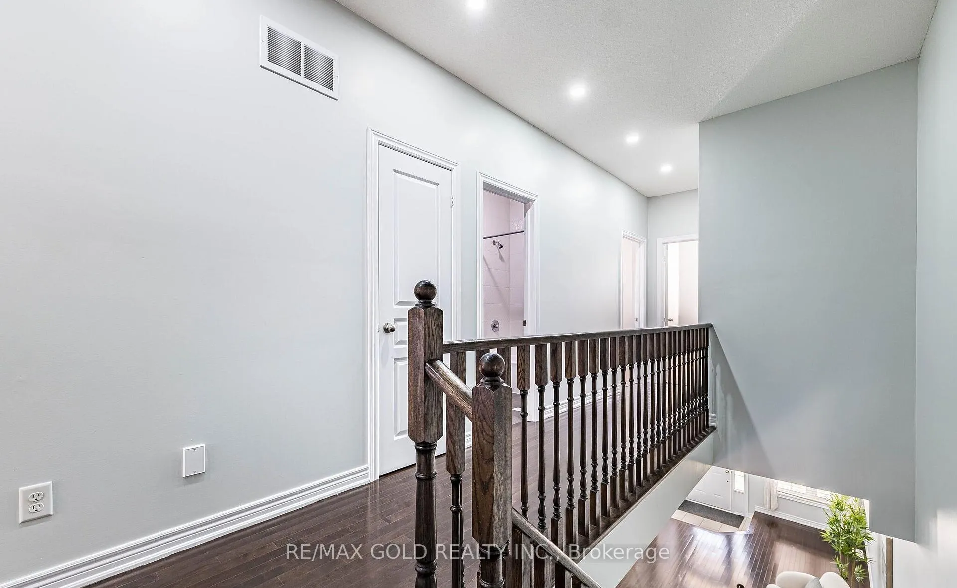 Photo 23 of 17 Primo Road, Brampton, Northwest Brampton — HOMEH