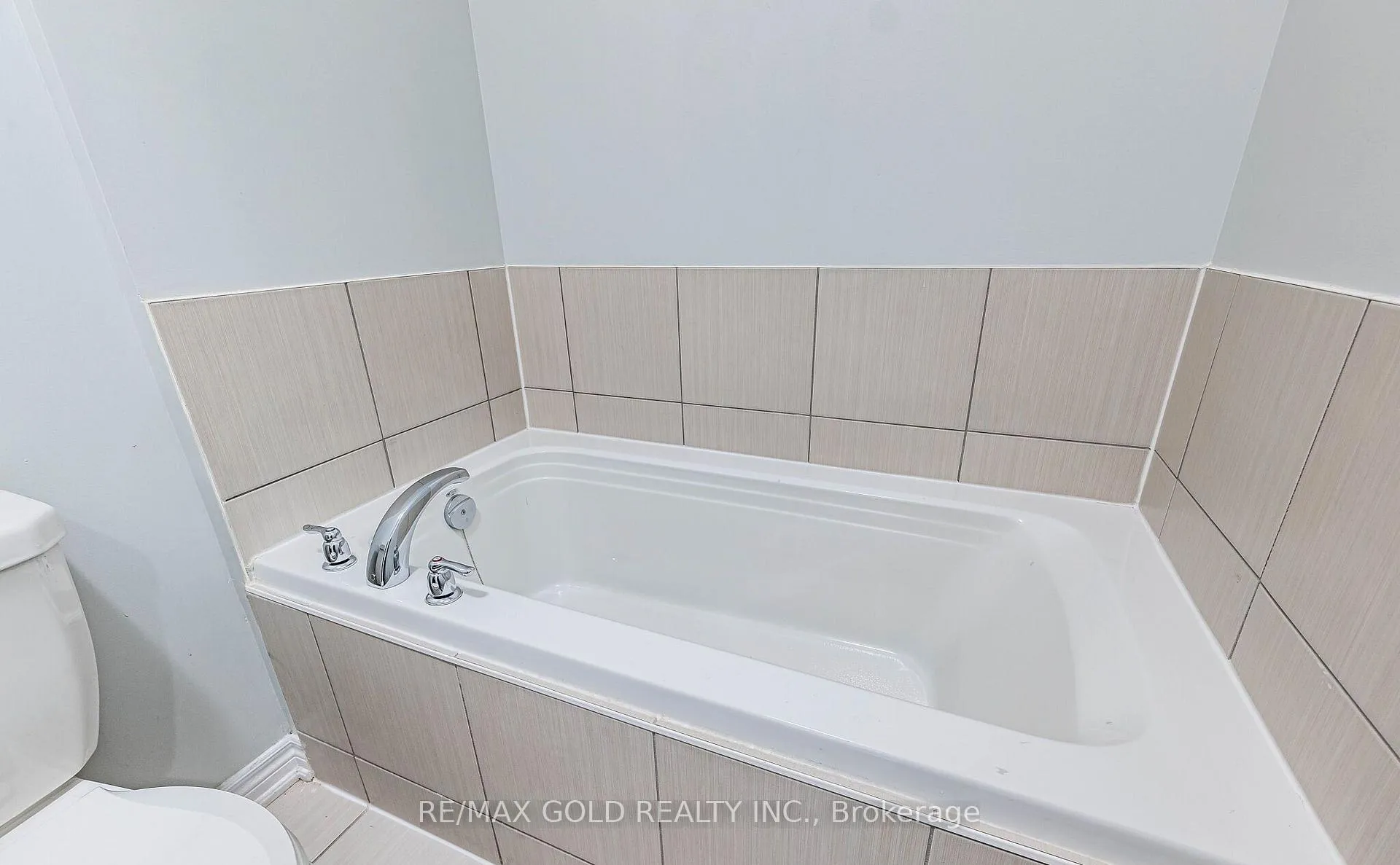Photo 27 of 17 Primo Road, Brampton, Northwest Brampton — HOMEH