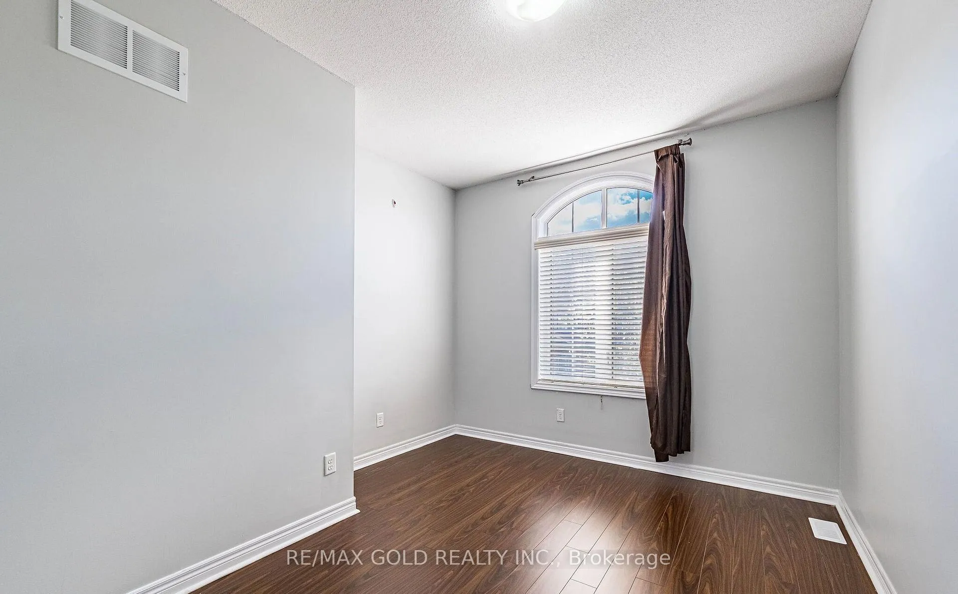 Photo 30 of 17 Primo Road, Brampton, Northwest Brampton — HOMEH