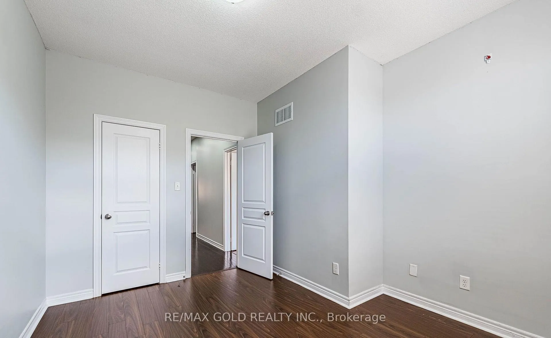 Photo 31 of 17 Primo Road, Brampton, Northwest Brampton — HOMEH