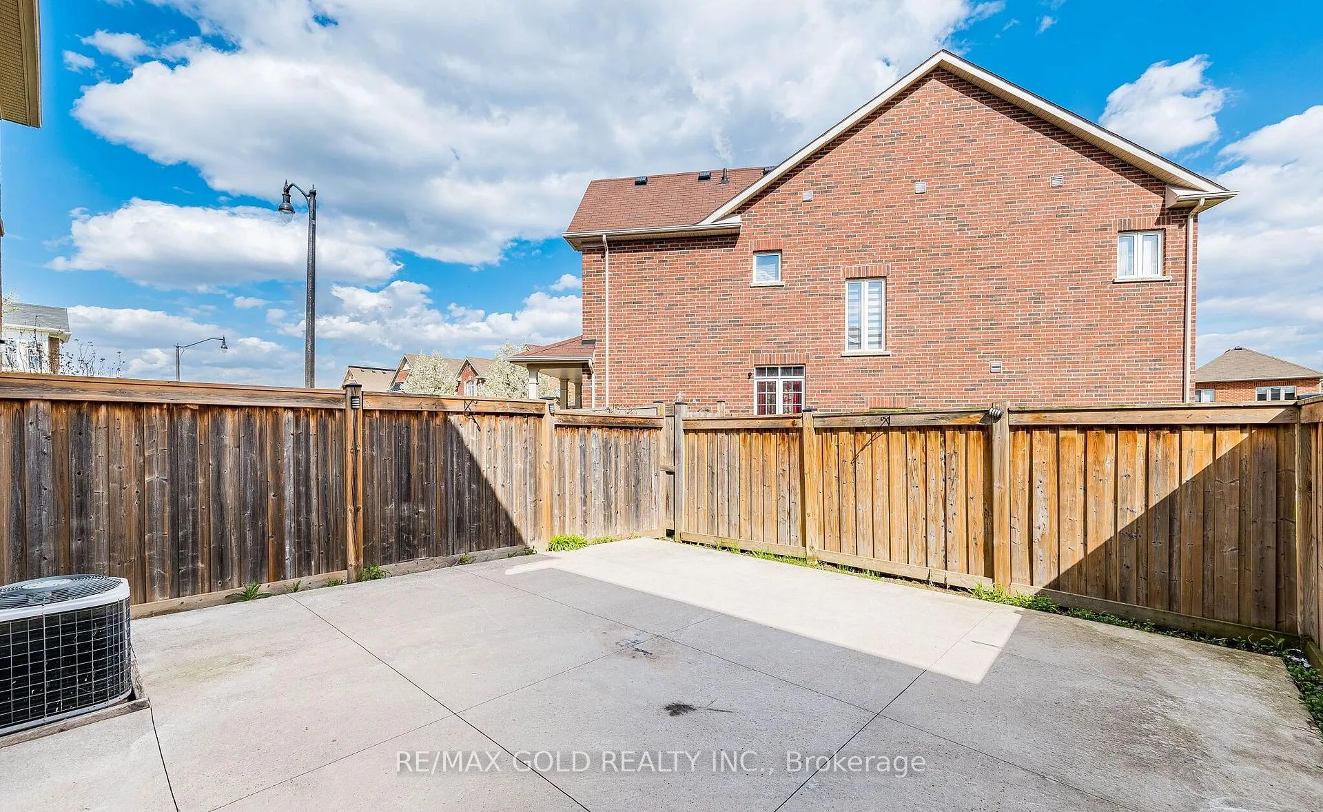 Photo 39 of 17 Primo Road, Brampton, Northwest Brampton — HOMEH