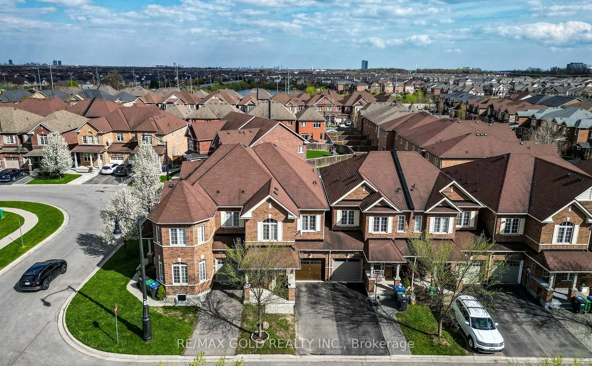 Photo 45 of 17 Primo Road, Brampton, Northwest Brampton — HOMEH