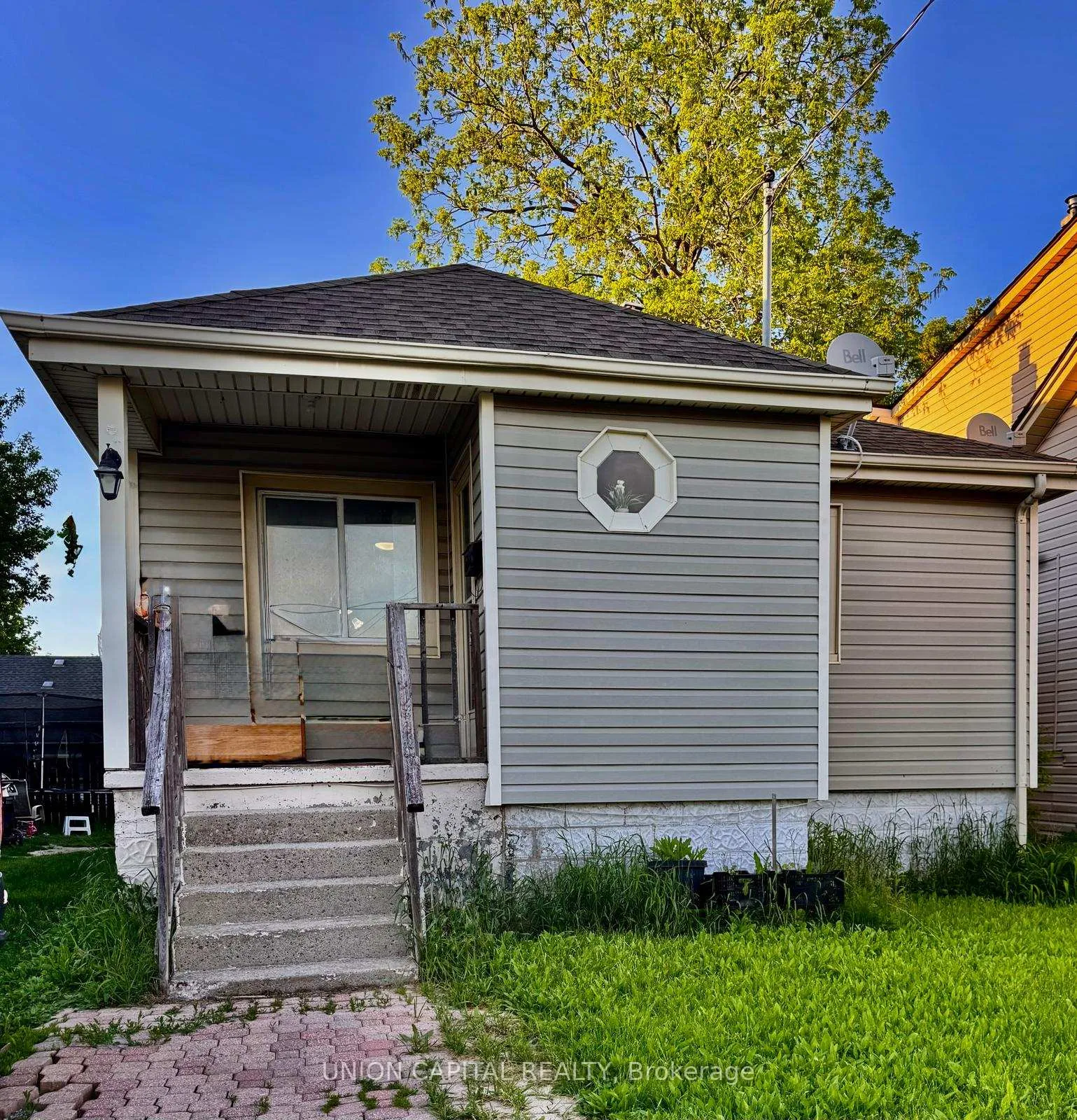 Photo 1 of 16 Cumming Street, St. Catharines, Western Hill — HOMEH