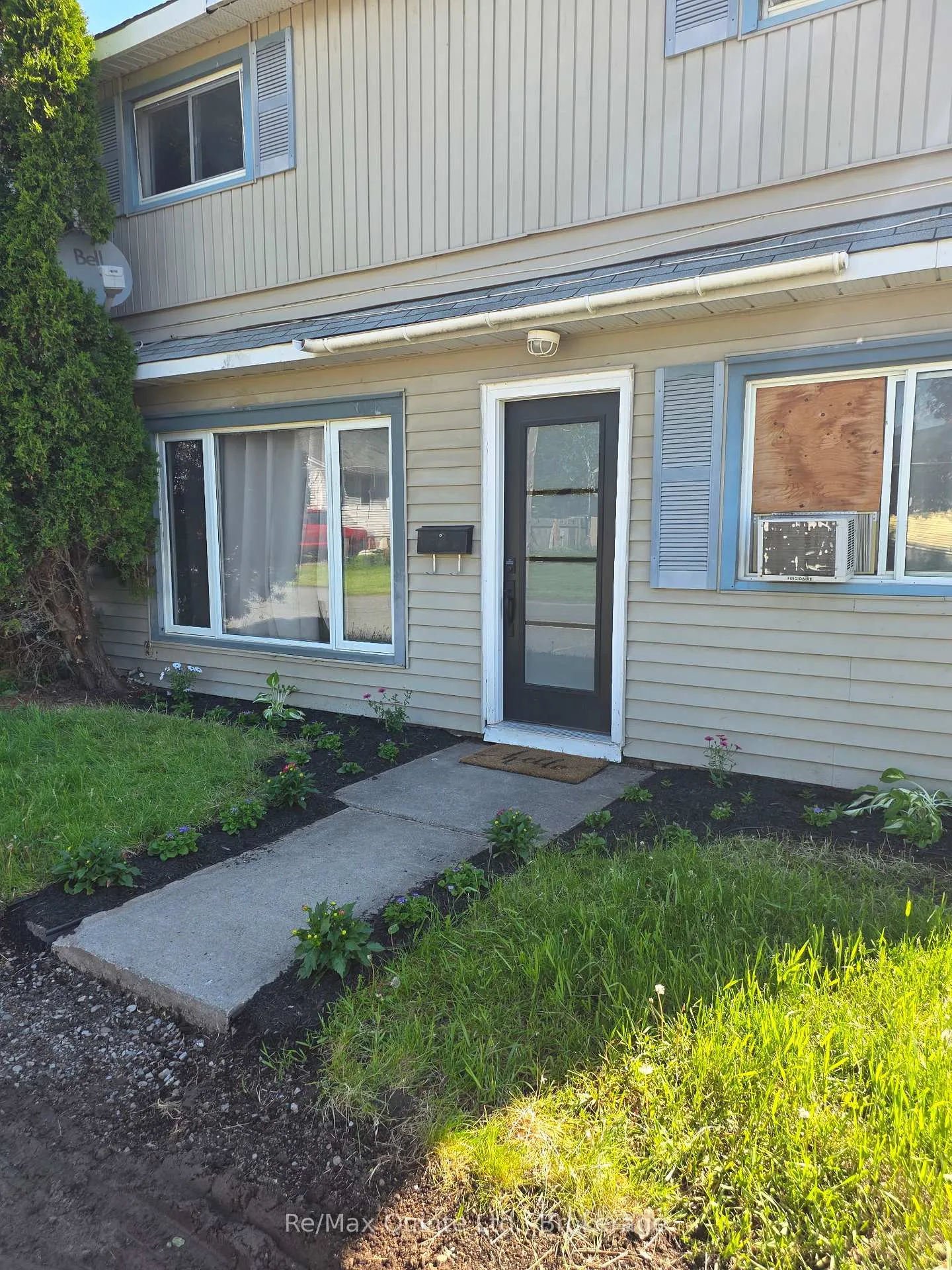 Photo 2 of 60 Oxford Road, Quinte West, Frankford Ward — HOMEH