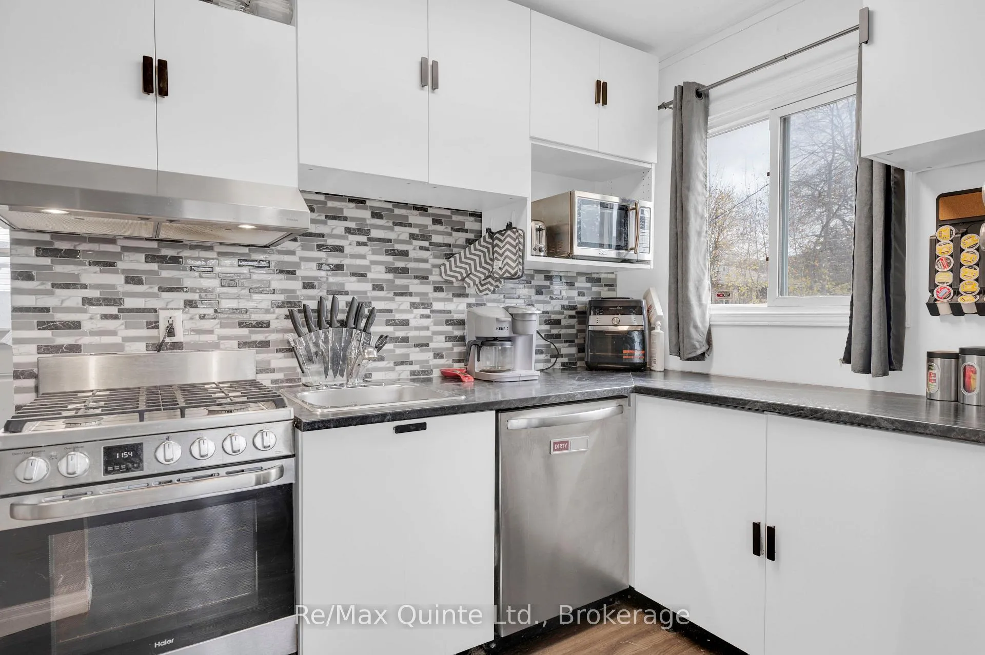 Photo 10 of 60 Oxford Road, Quinte West, Frankford Ward — HOMEH