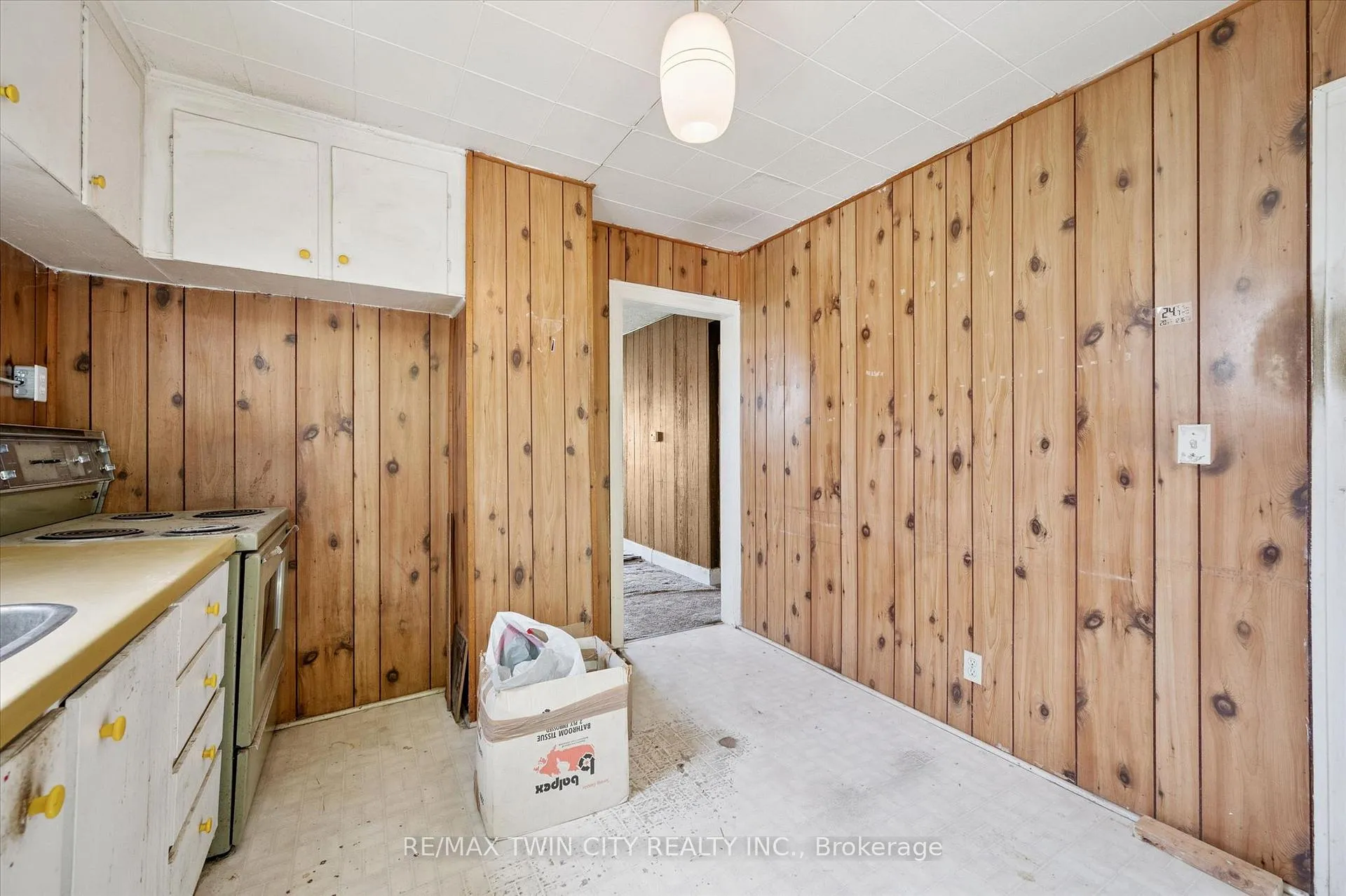 Photo 10 of 630 Main Street E, Cambridge — HOMEH