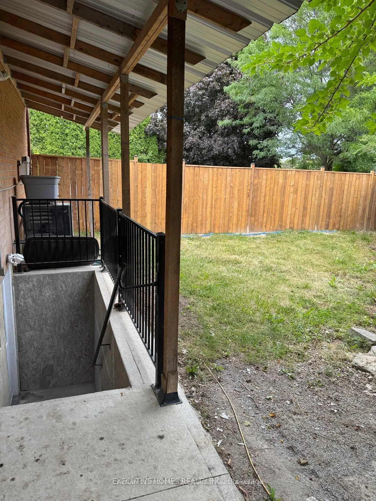 Photo 6 of Unit Basement, 18 Red Tail Court, Brampton, Snelgrove — HOMEH