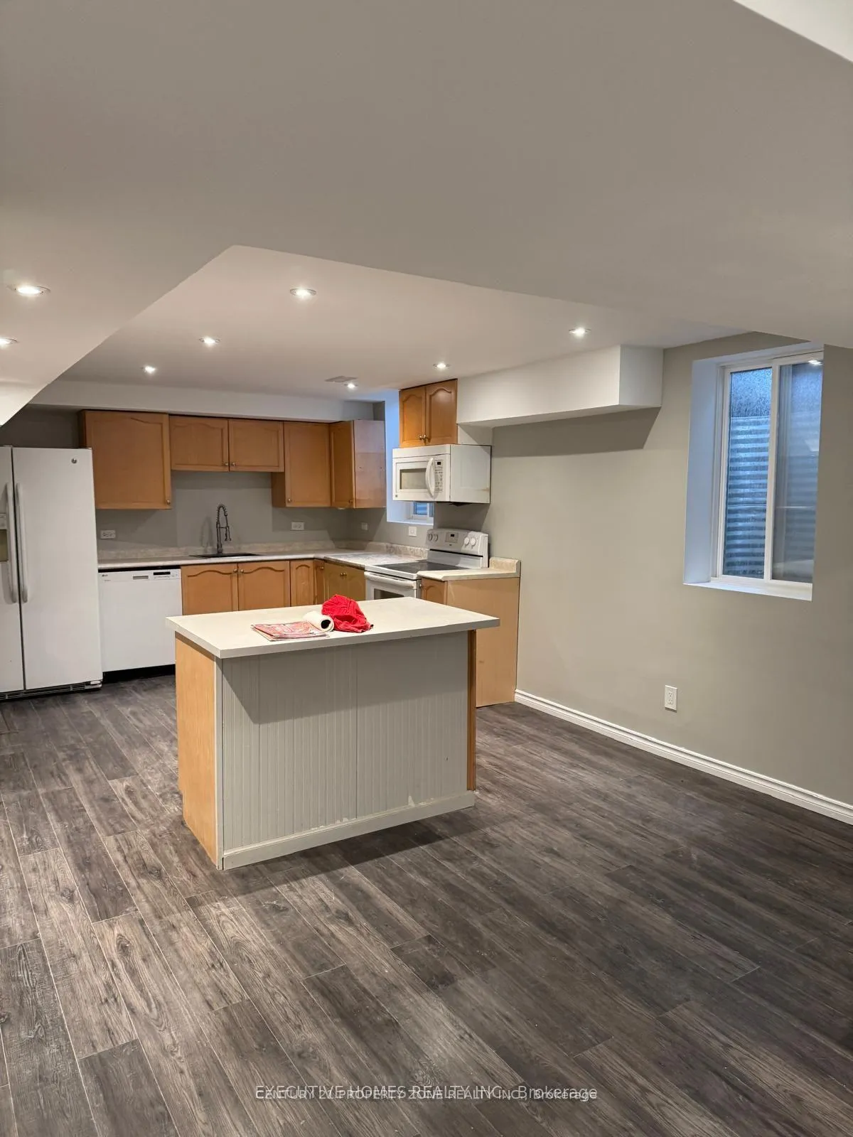 Photo 8 of Unit Basement, 18 Red Tail Court, Brampton, Snelgrove — HOMEH