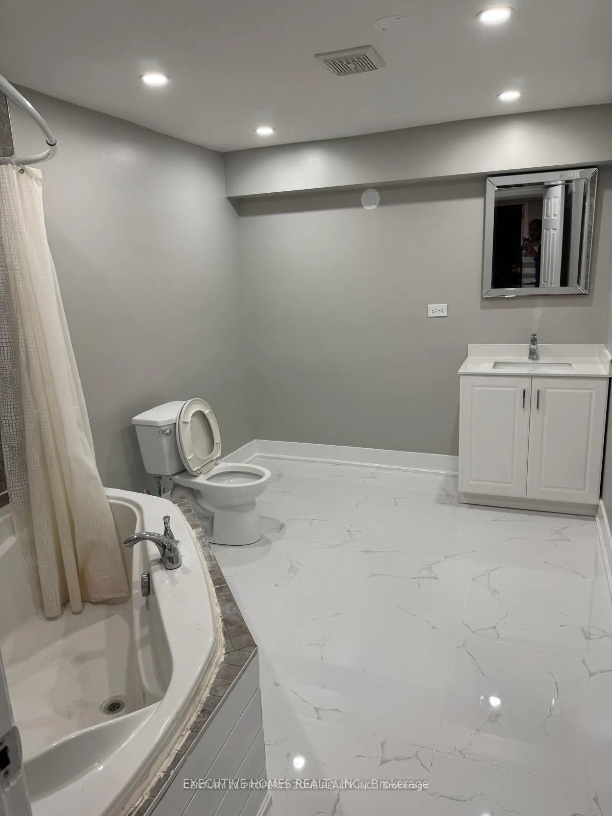 Photo 15 of Unit Basement, 18 Red Tail Court, Brampton, Snelgrove — HOMEH