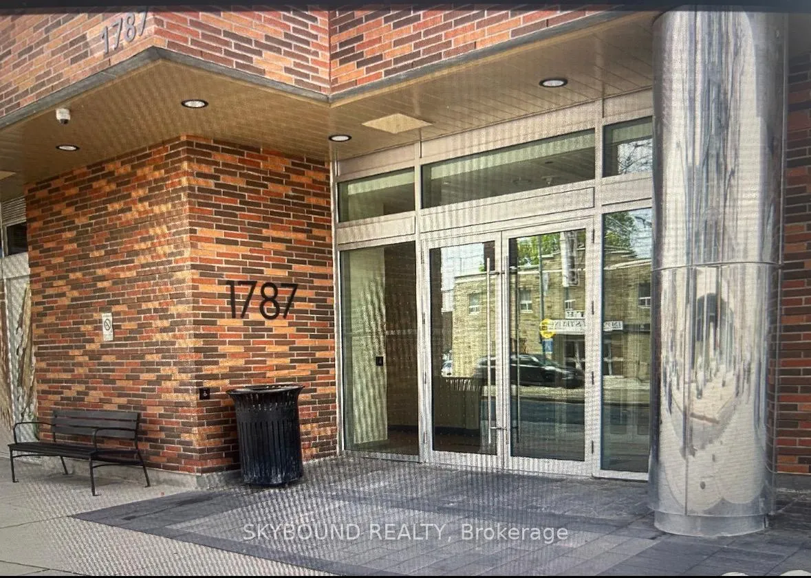 Front of Unit 627, 1787 St. Clair Avenue W