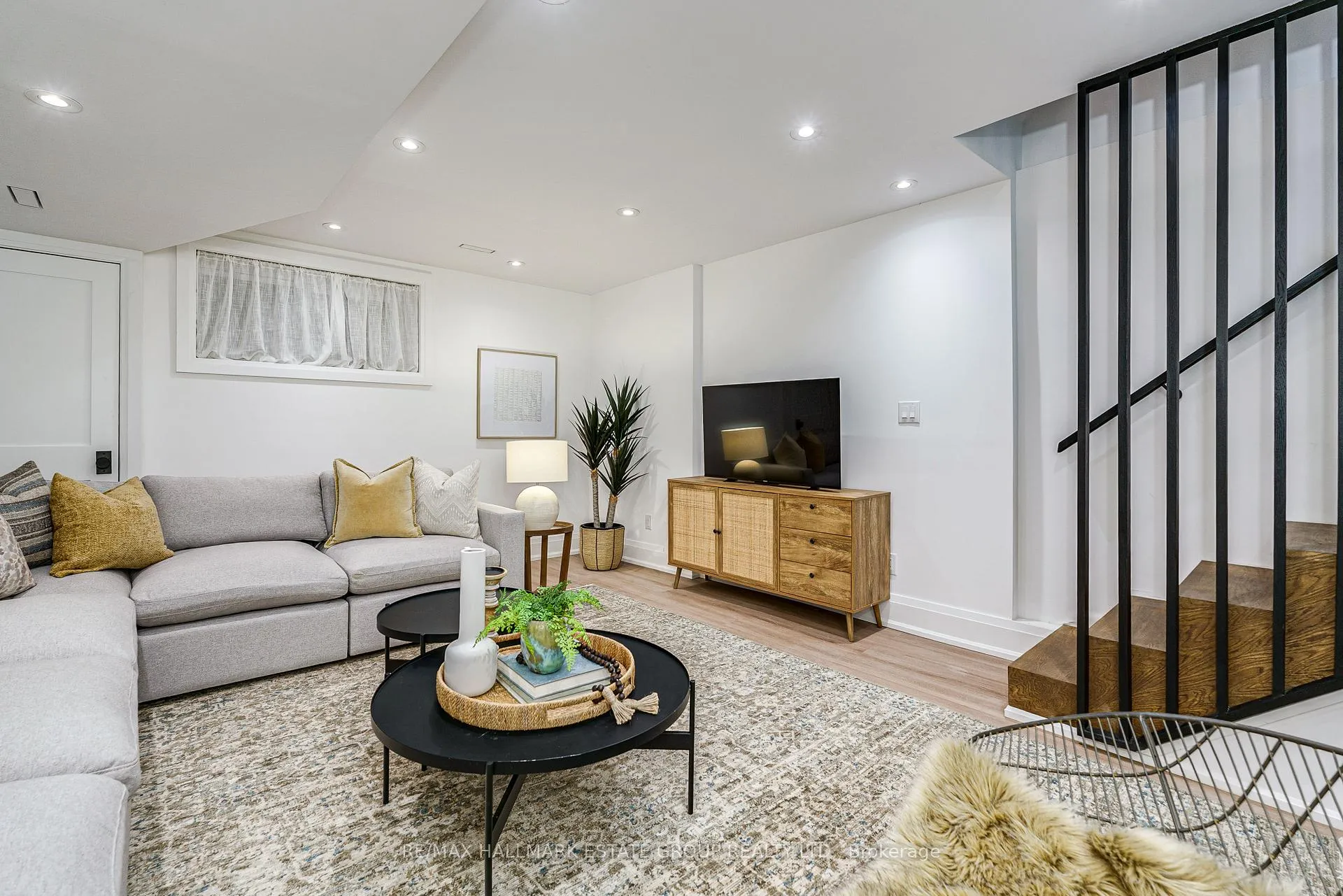 Photo 37 of 54 Sproat Avenue, Toronto, South Riverdale — HOMEH